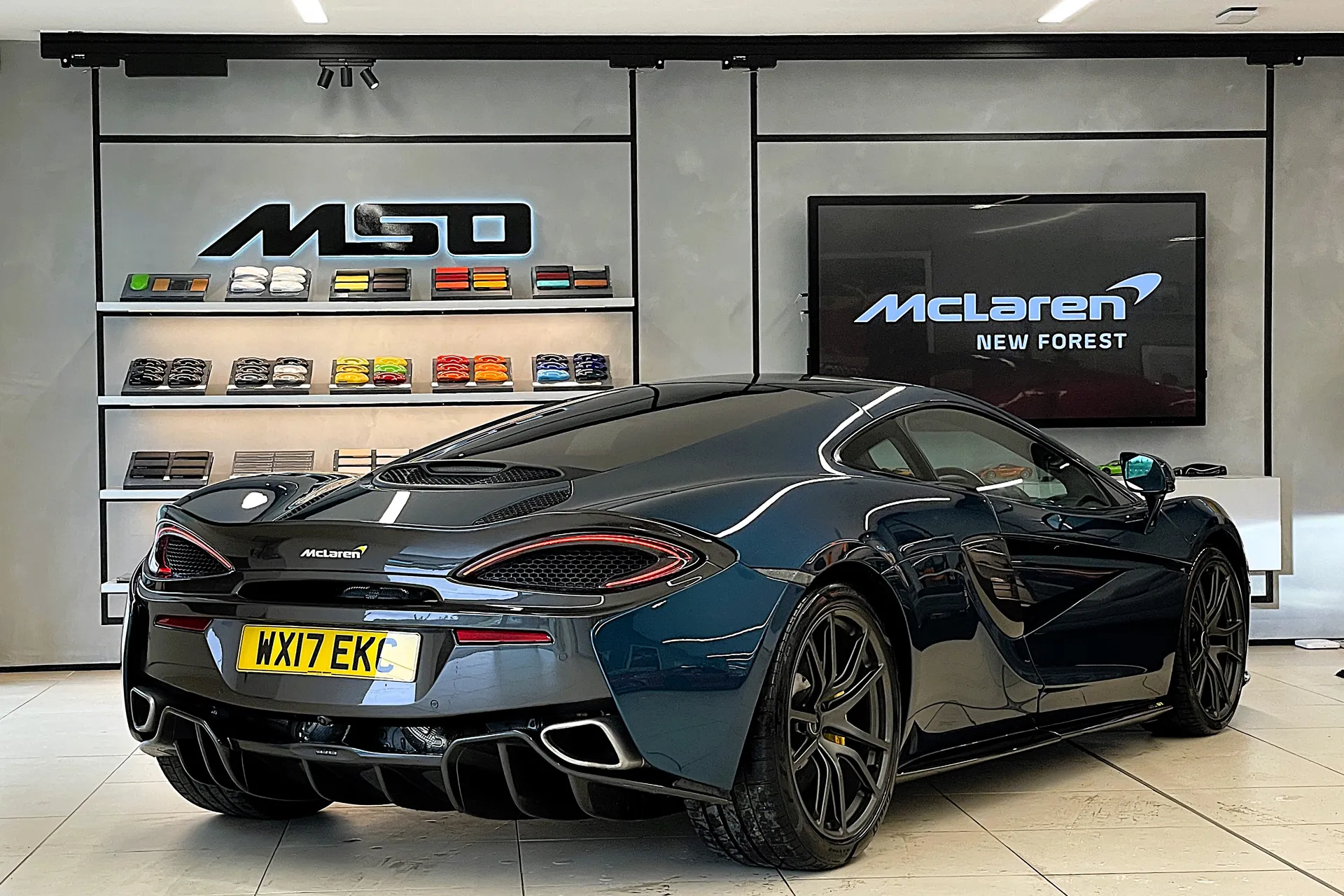 McLaren 570 thumbnail image number 9