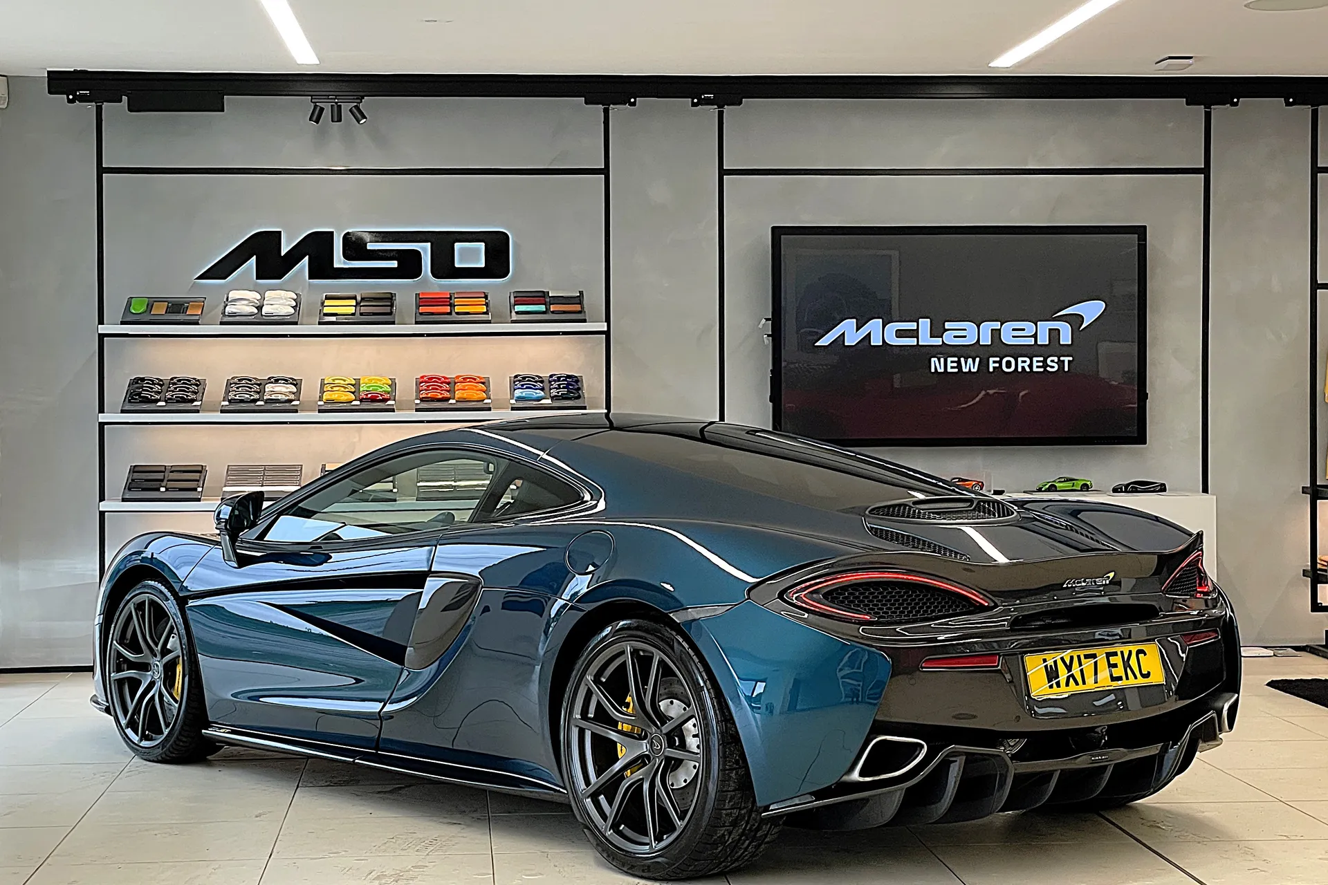 McLaren 570 thumbnail image number 11