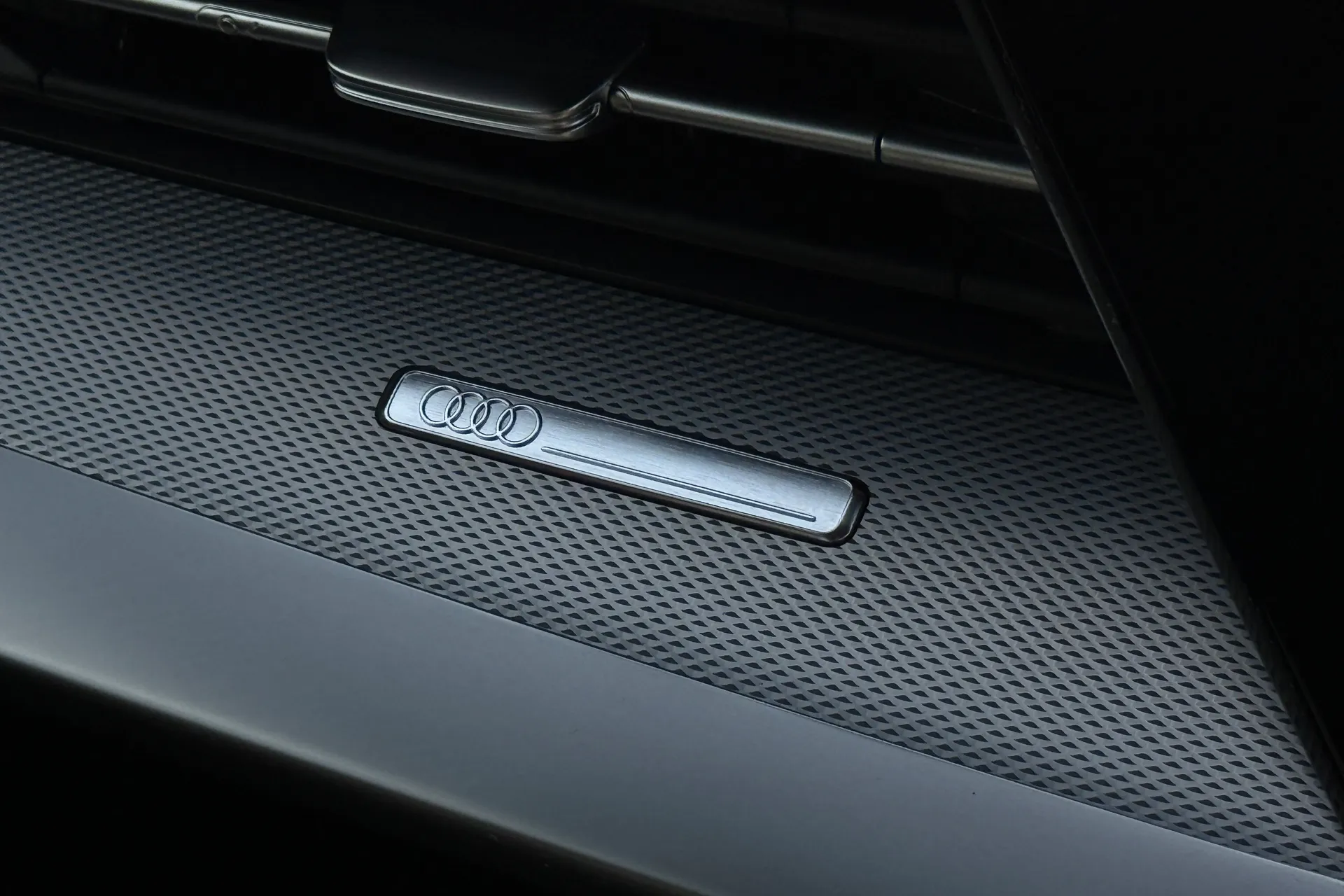 Audi A3 thumbnail image number 17