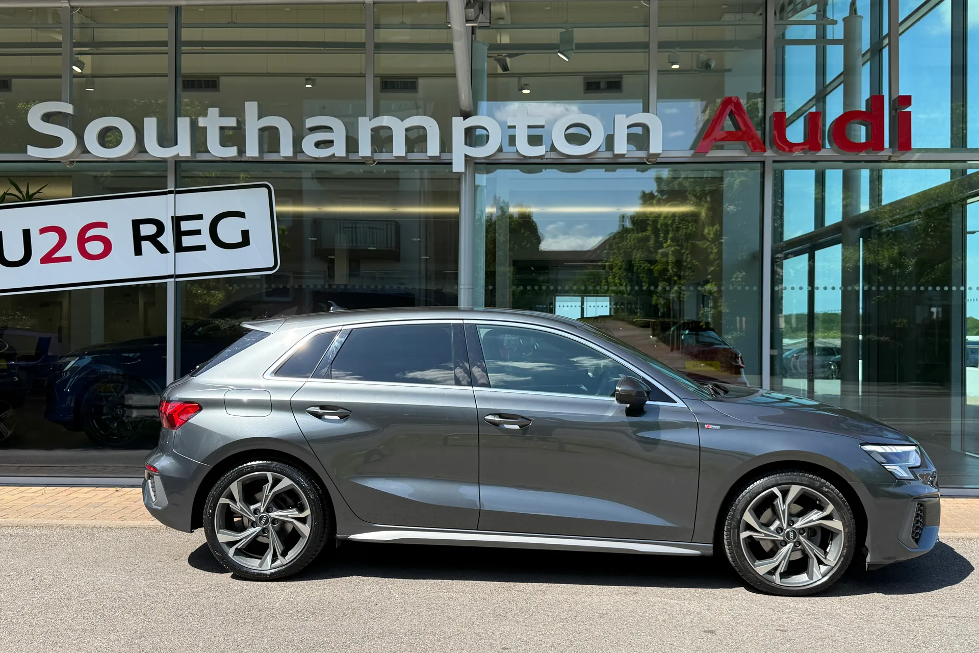 Audi A3 thumbnail image number 2