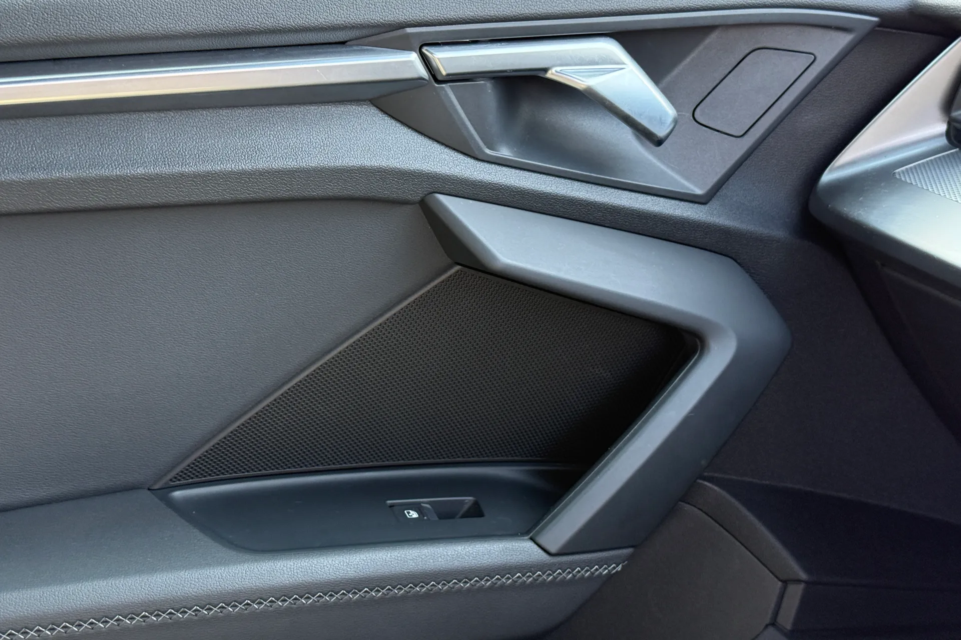 Audi A3 thumbnail image number 25
