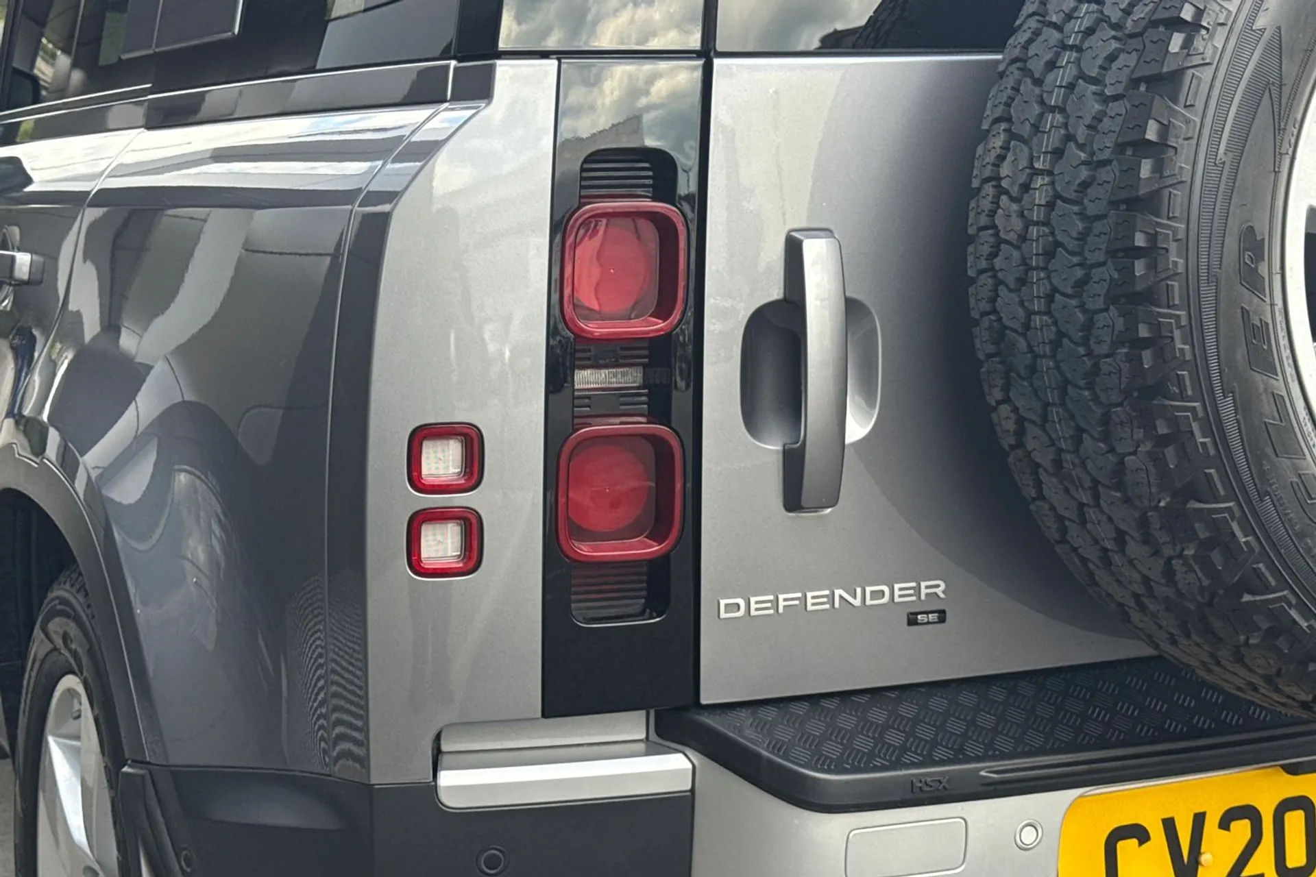 LAND ROVER DEFENDER thumbnail image number 32