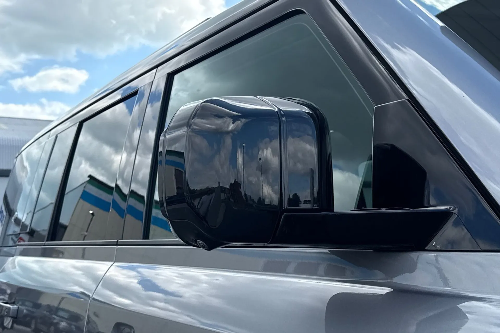 LAND ROVER DEFENDER thumbnail image number 30