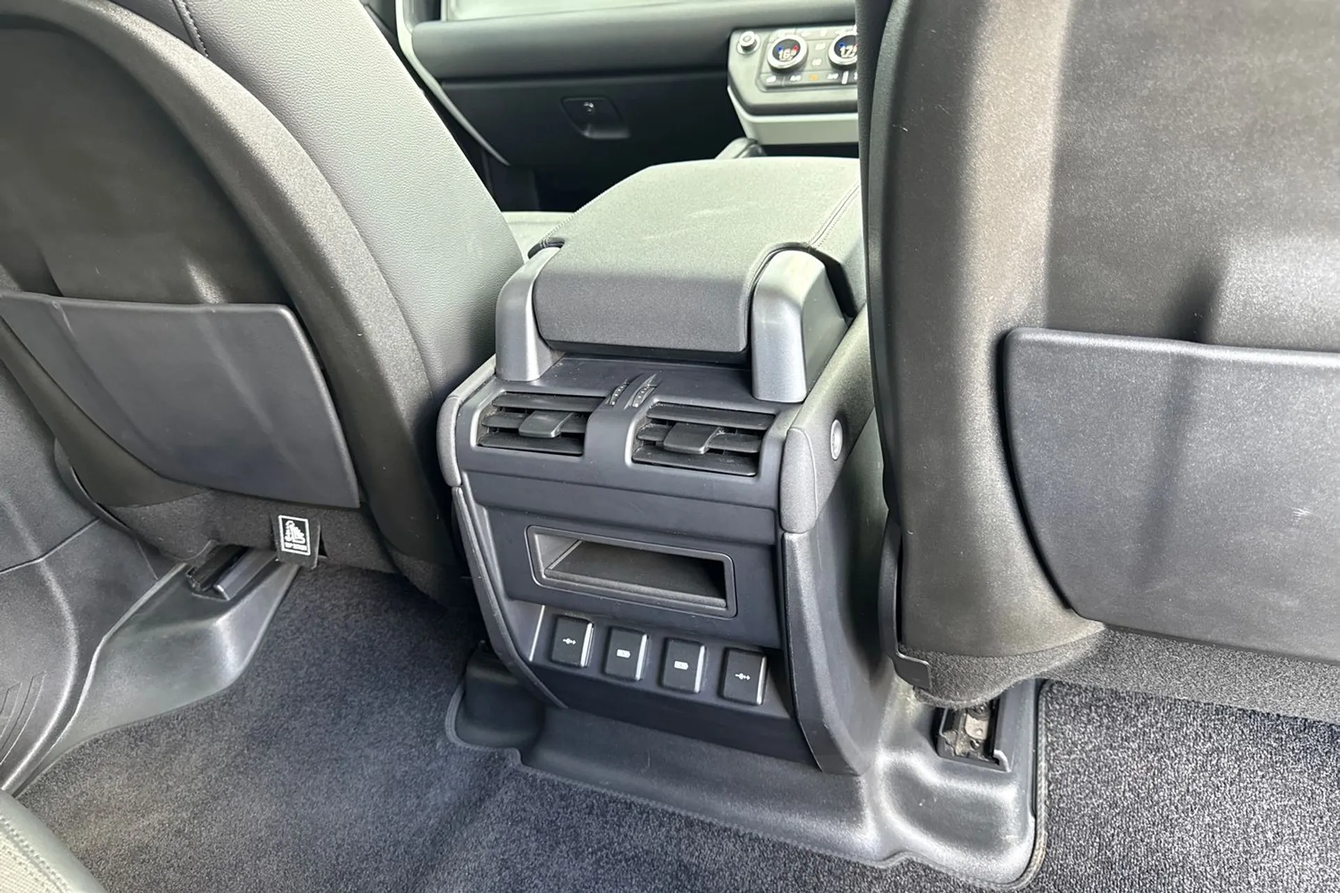 LAND ROVER DEFENDER thumbnail image number 48