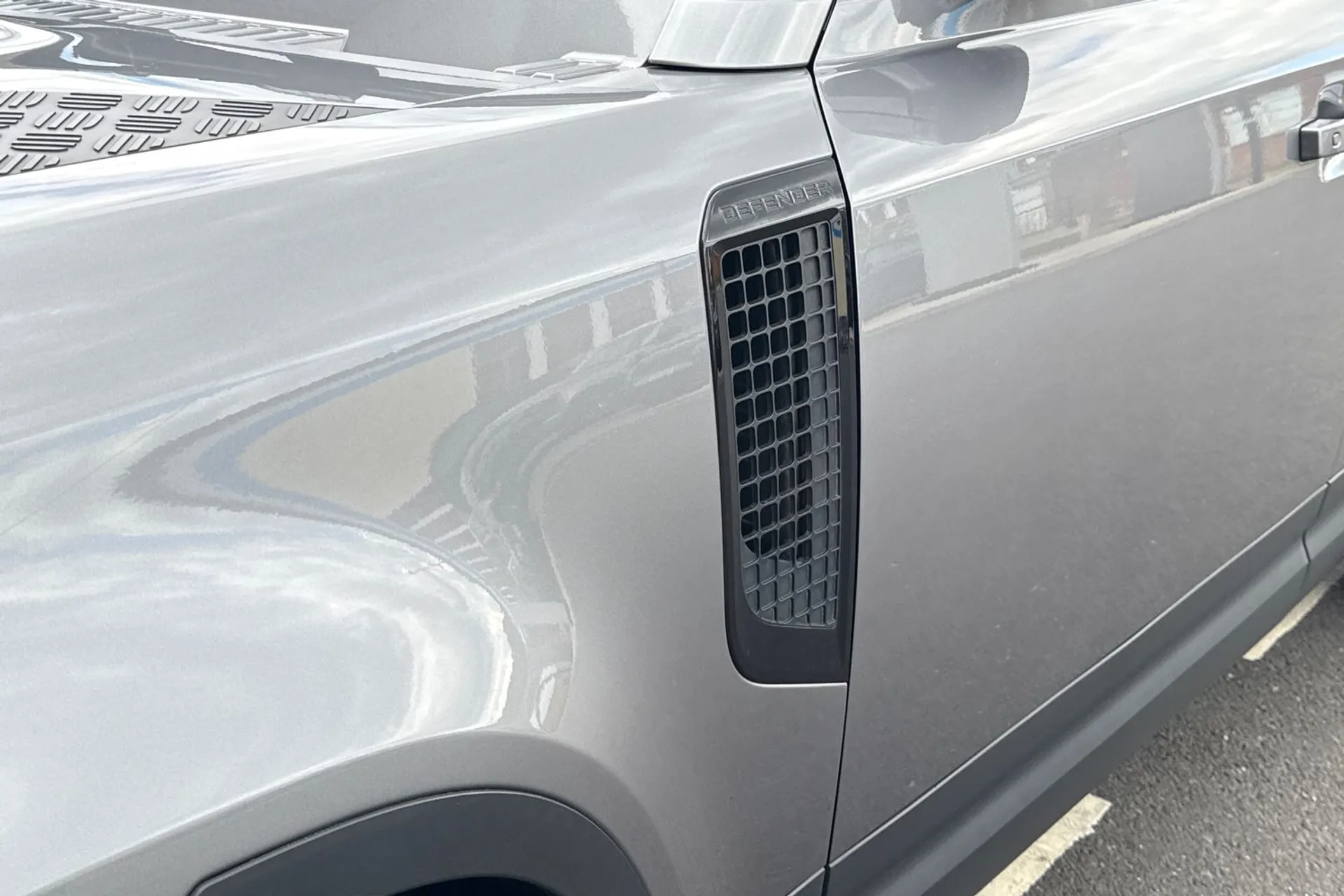 LAND ROVER DEFENDER thumbnail image number 65