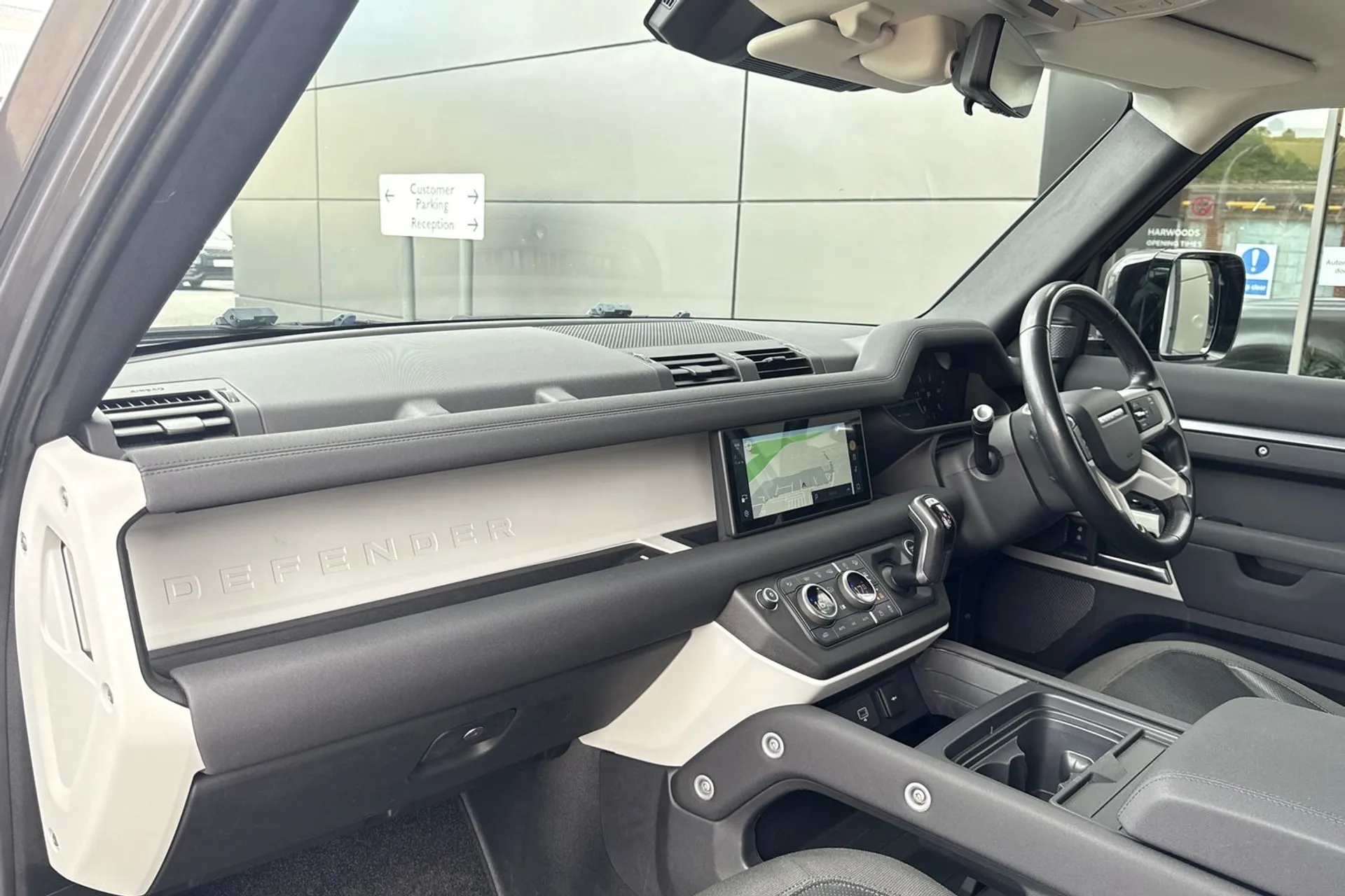 LAND ROVER DEFENDER thumbnail image number 43