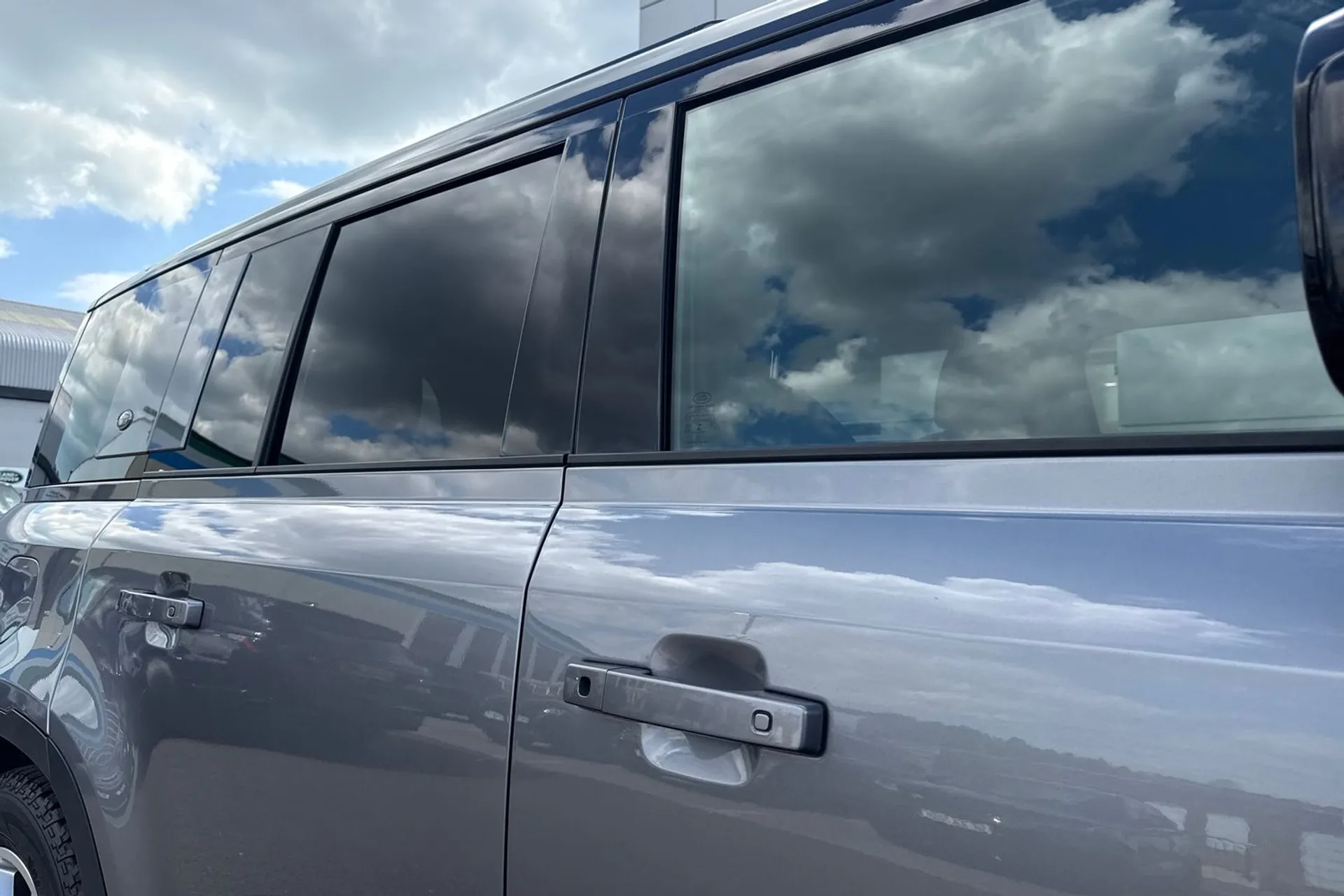 LAND ROVER DEFENDER thumbnail image number 27