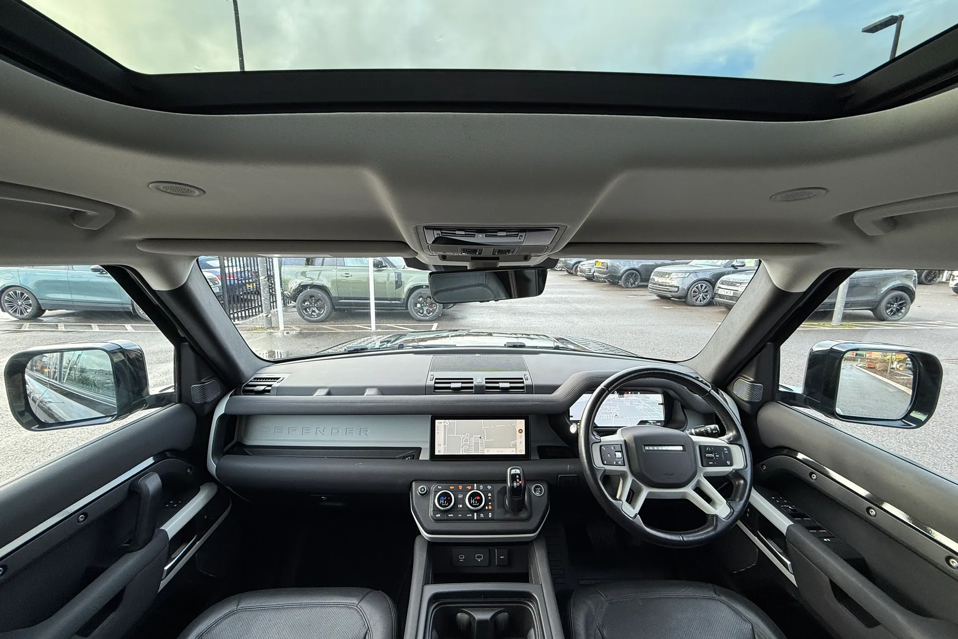 LAND ROVER DEFENDER thumbnail image number 4