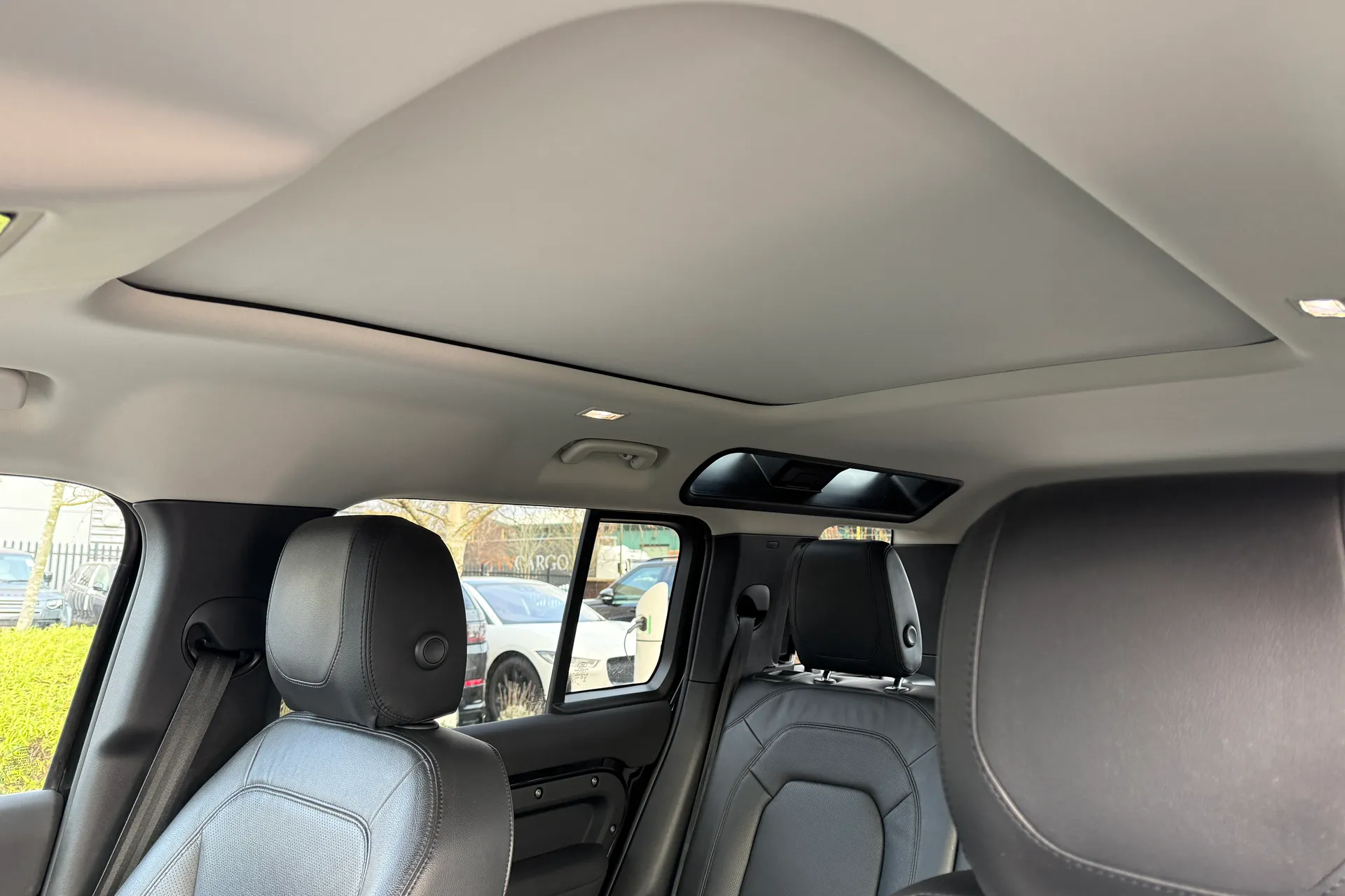 LAND ROVER DEFENDER thumbnail image number 7