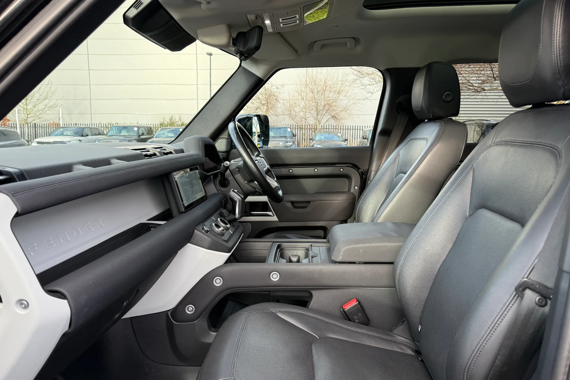 LAND ROVER DEFENDER thumbnail image number 45