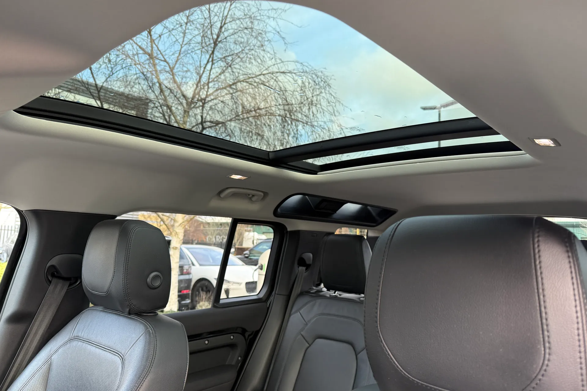 LAND ROVER DEFENDER thumbnail image number 6