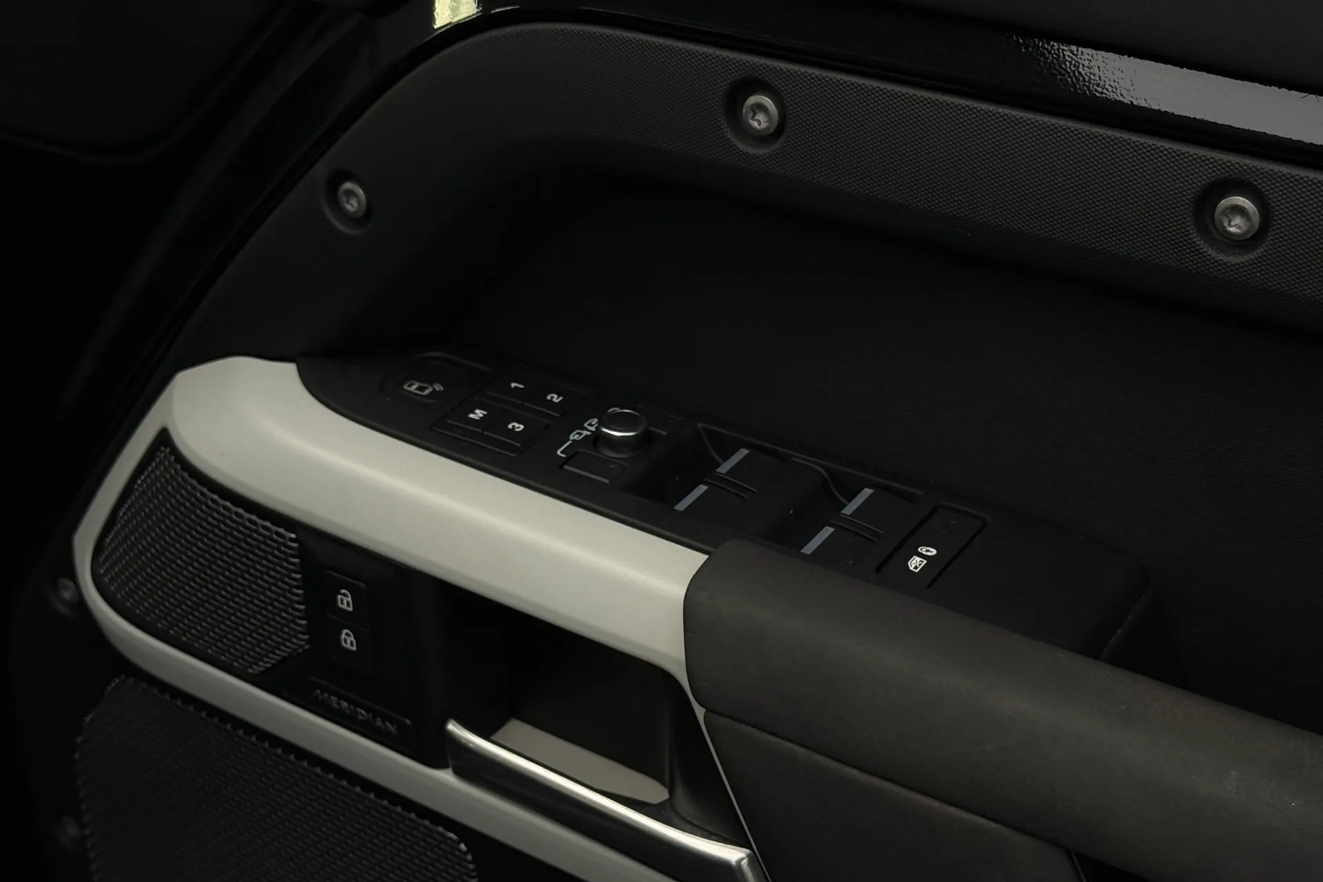 LAND ROVER DEFENDER thumbnail image number 27