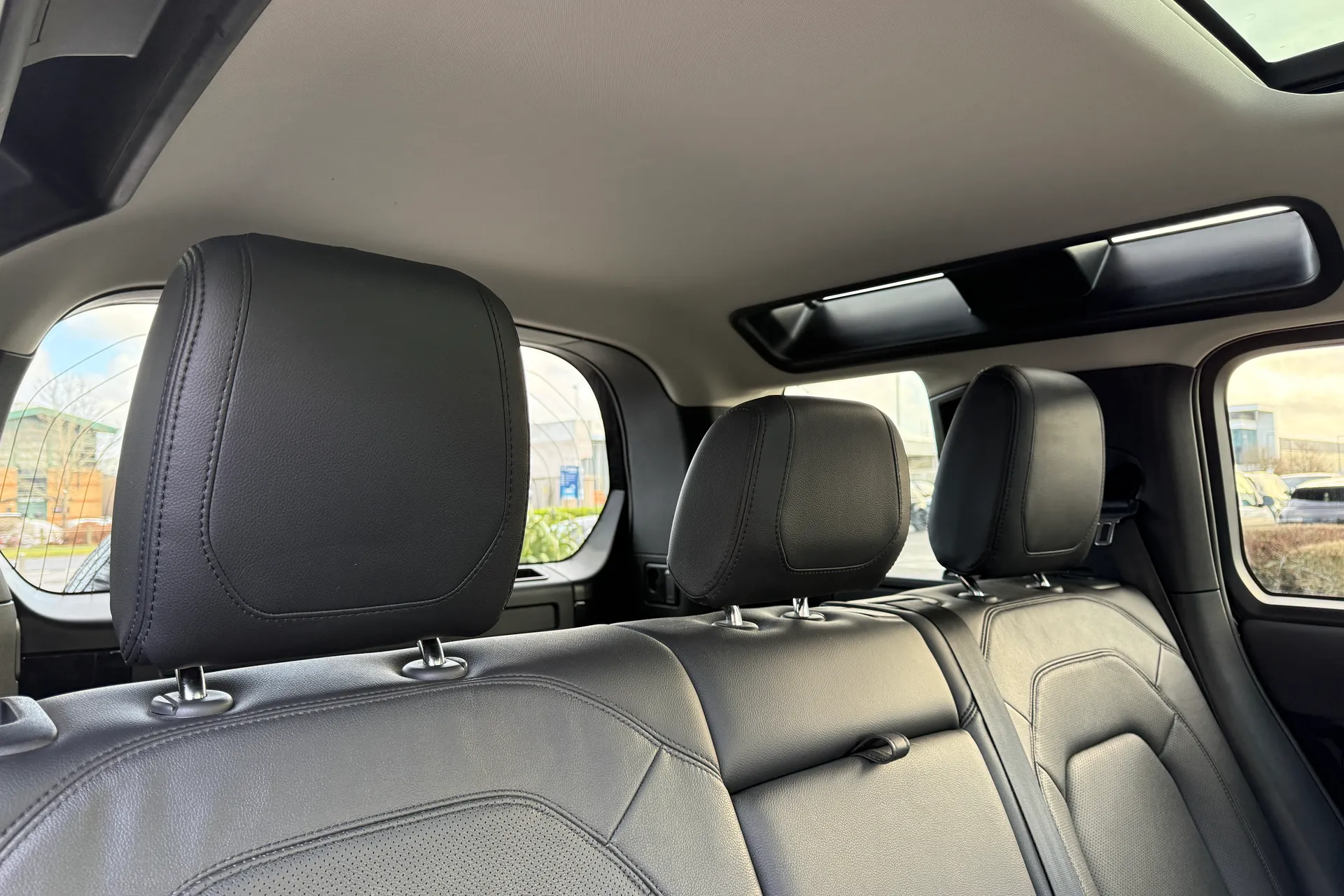 LAND ROVER DEFENDER thumbnail image number 38