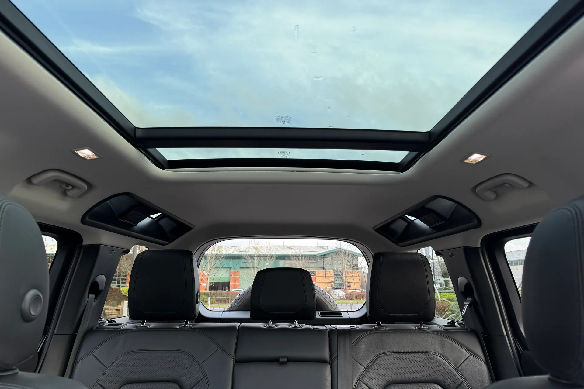 LAND ROVER DEFENDER thumbnail image number 28