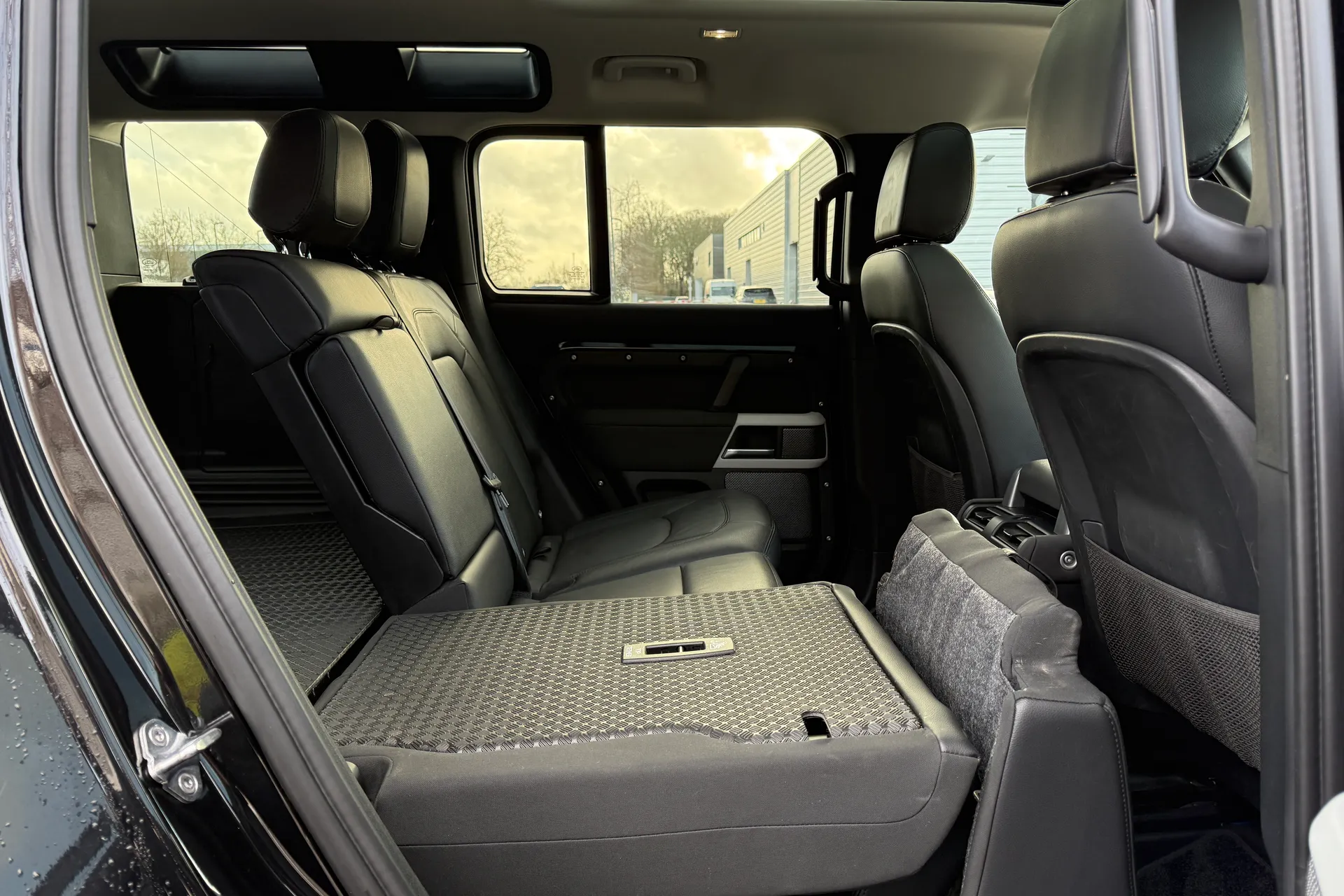 LAND ROVER DEFENDER thumbnail image number 39