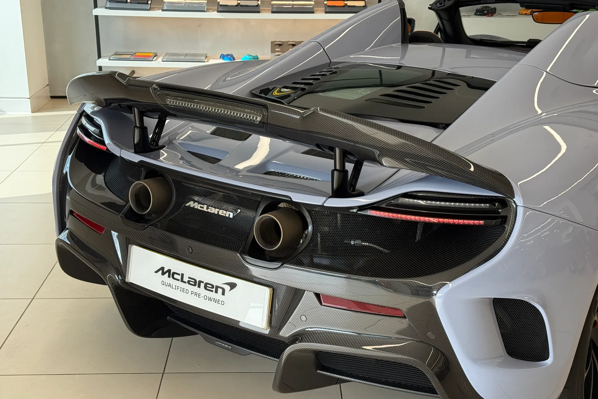 McLaren 675LT thumbnail image number 39