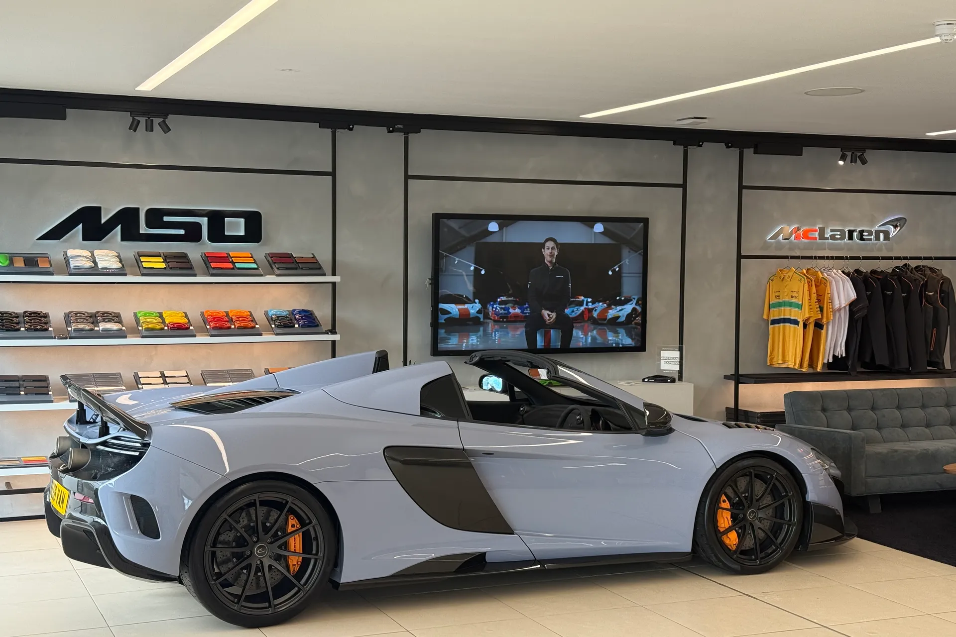 McLaren 675LT thumbnail image number 31