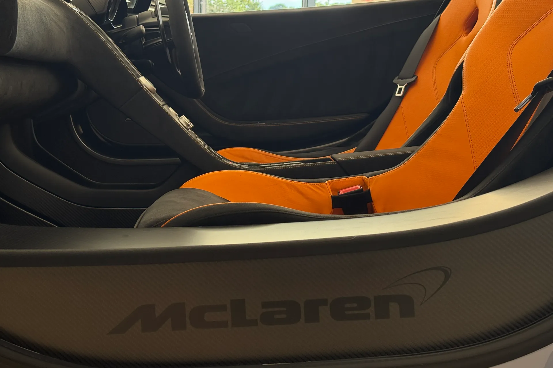 McLaren 675LT thumbnail image number 26