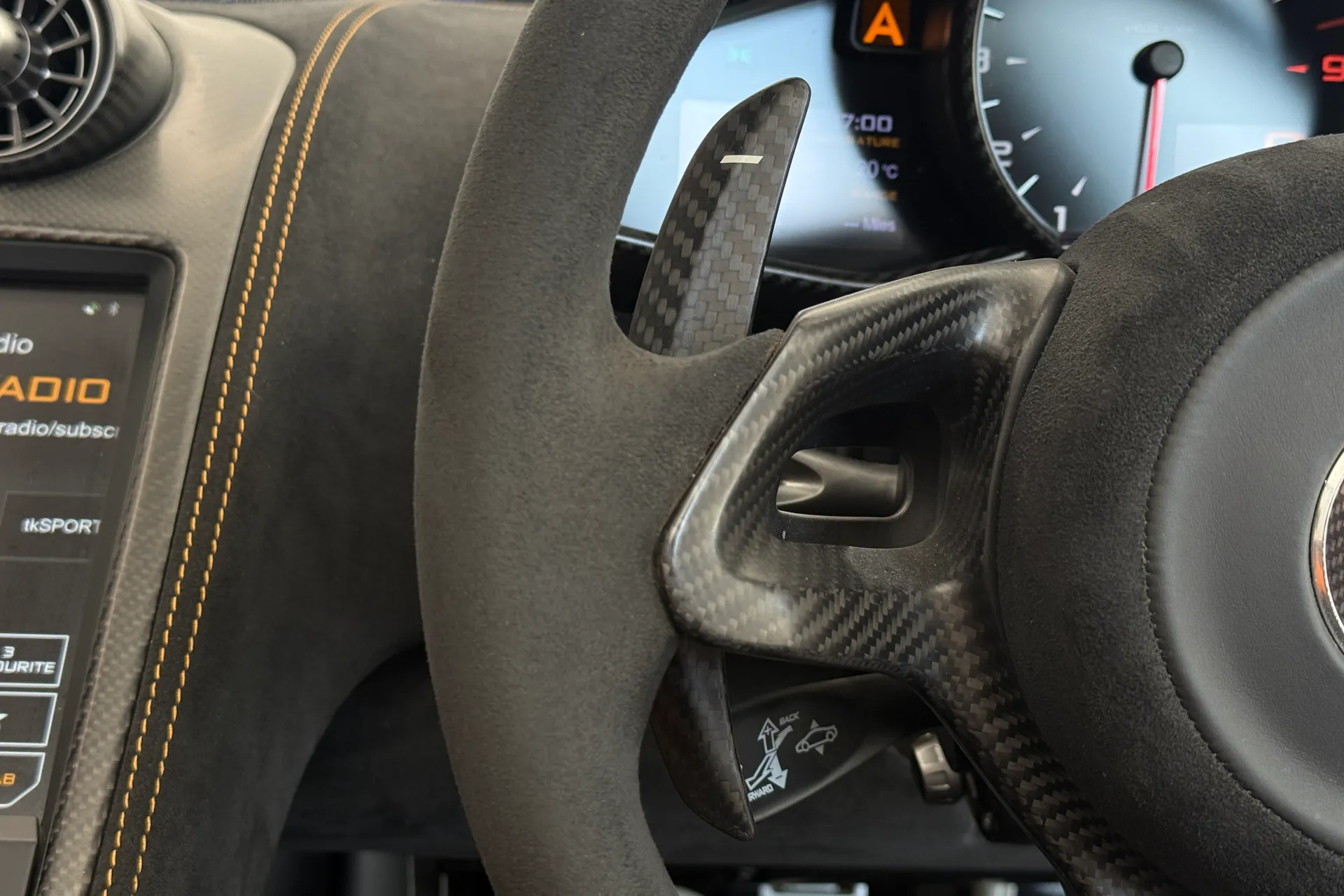 McLaren 675LT thumbnail image number 22