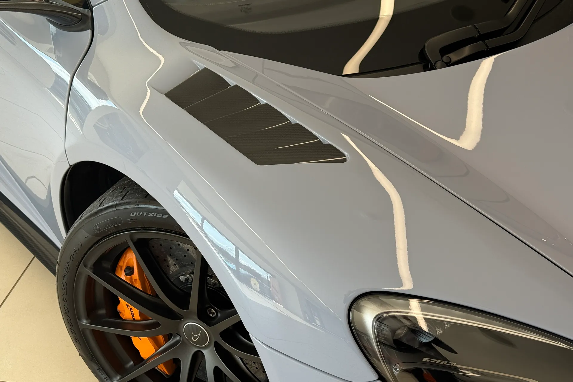 McLaren 675LT thumbnail image number 3