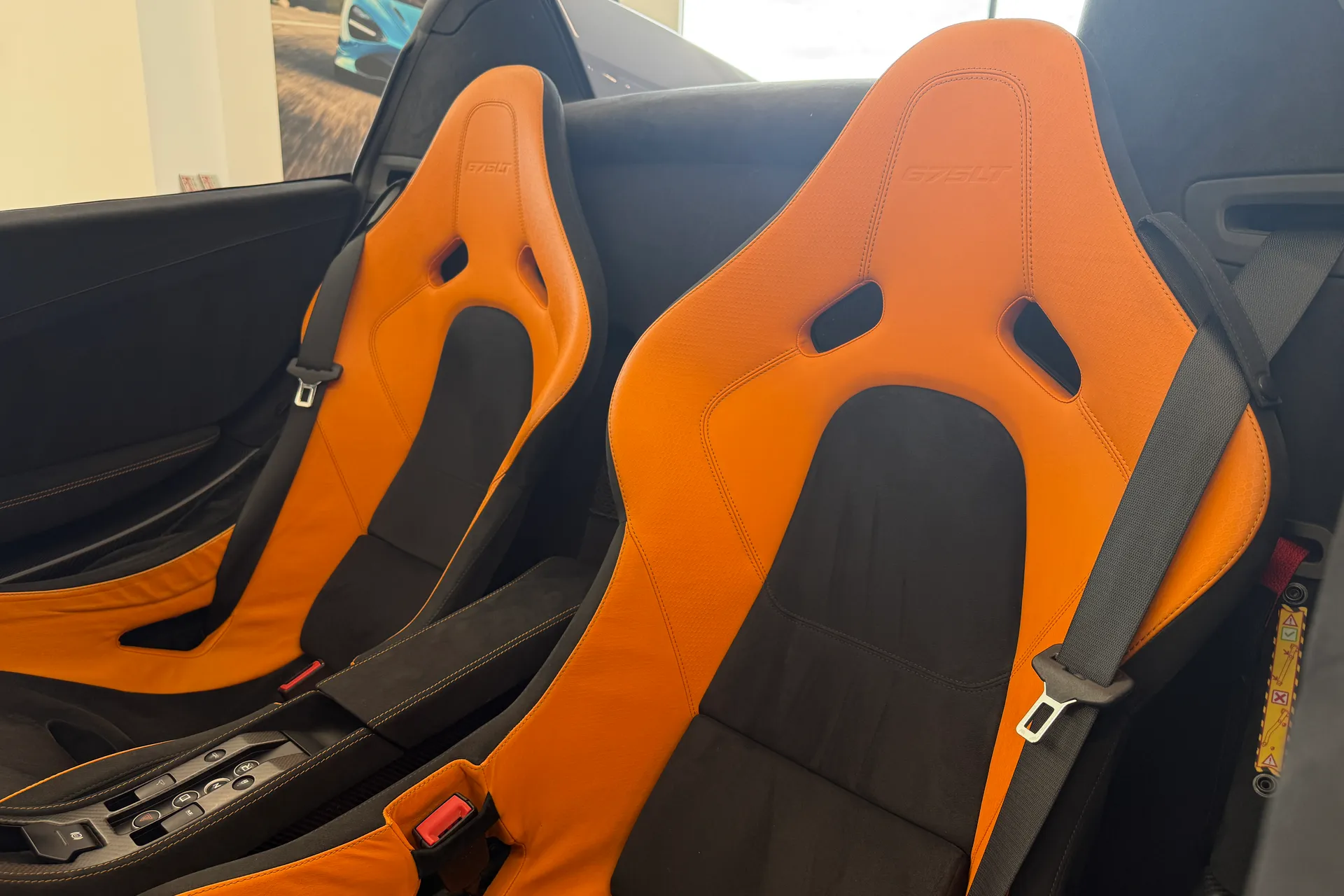 McLaren 675LT thumbnail image number 5