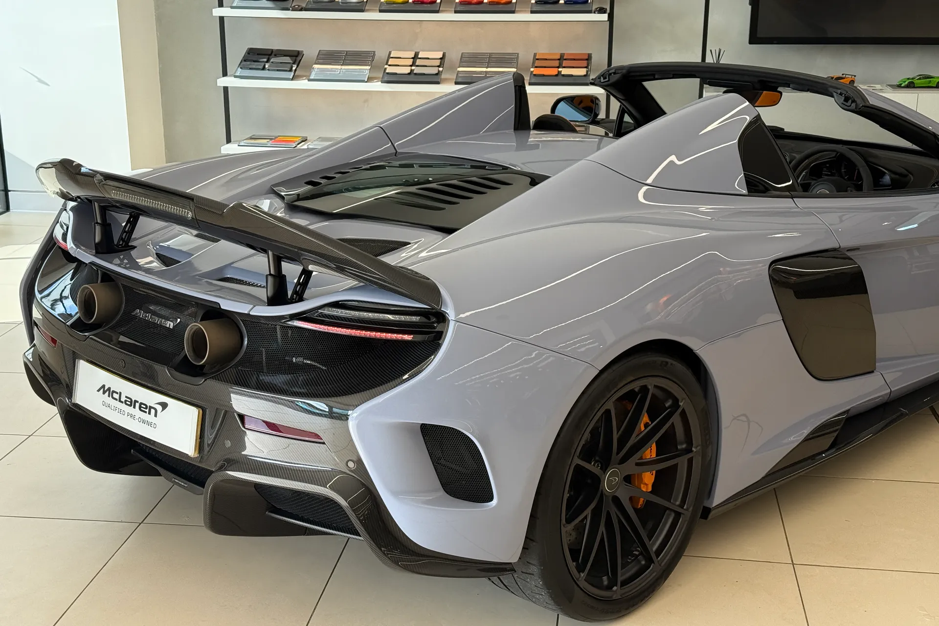 McLaren 675LT thumbnail image number 38