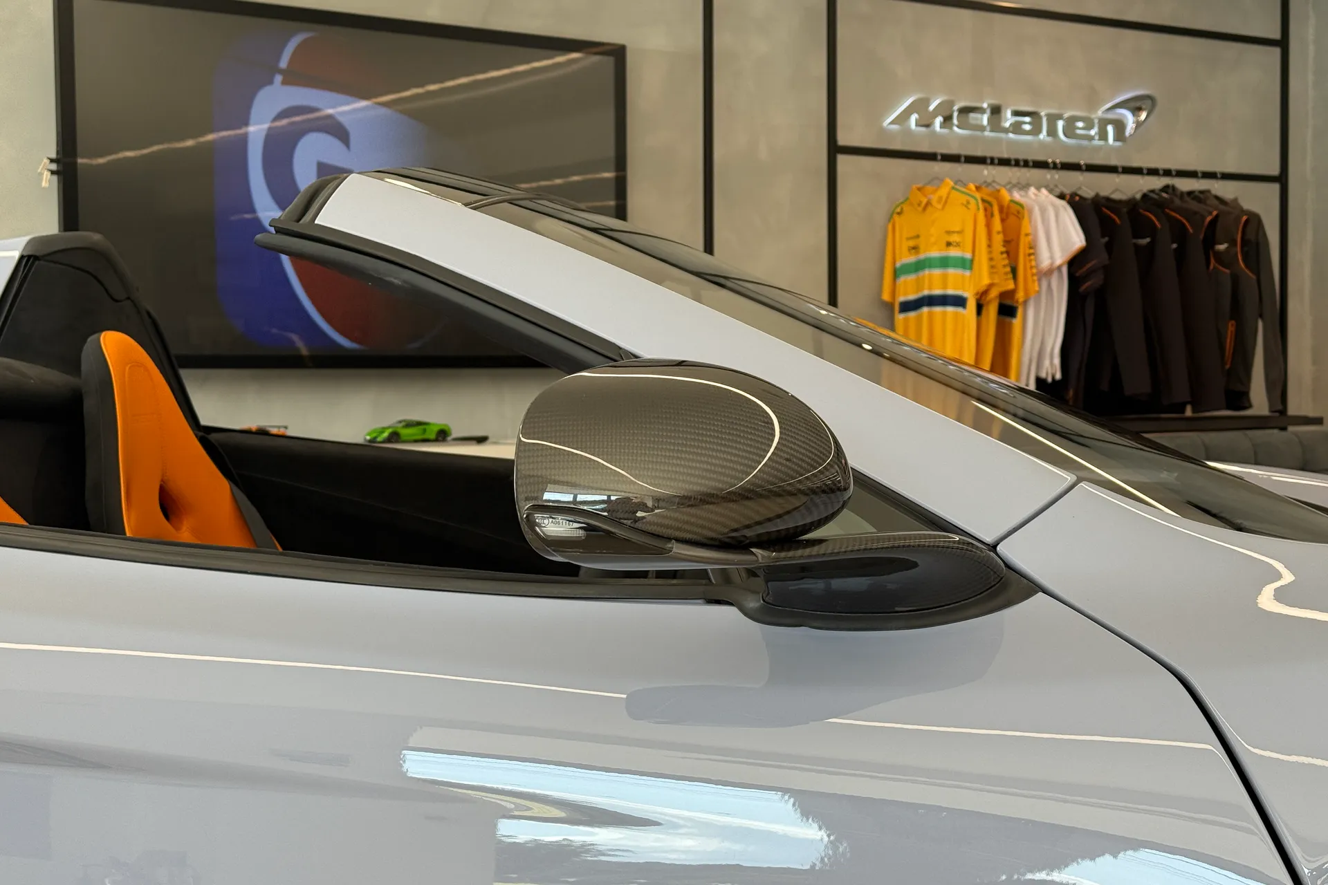 McLaren 675LT thumbnail image number 10