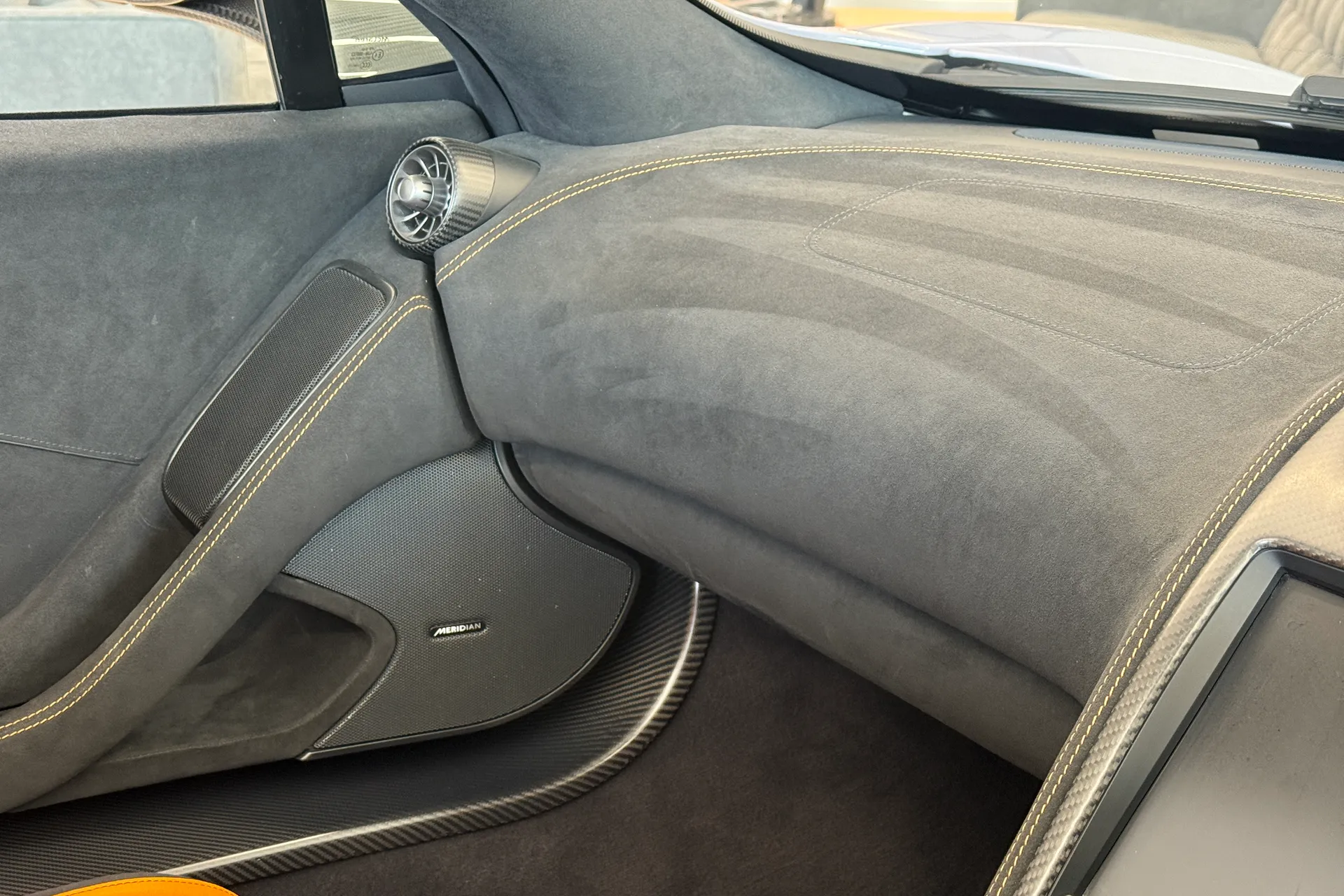 McLaren 675LT thumbnail image number 15