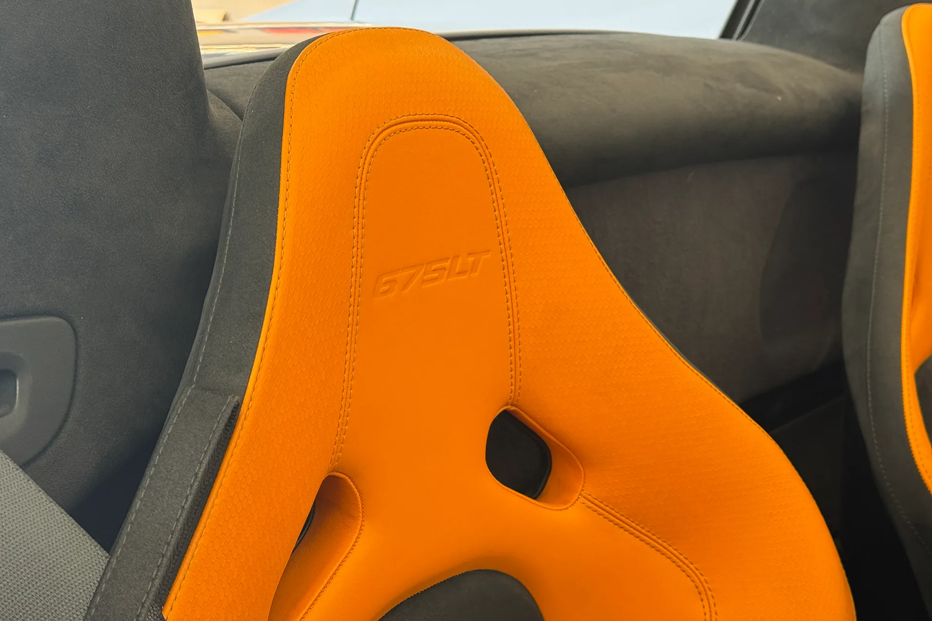 McLaren 675LT thumbnail image number 14