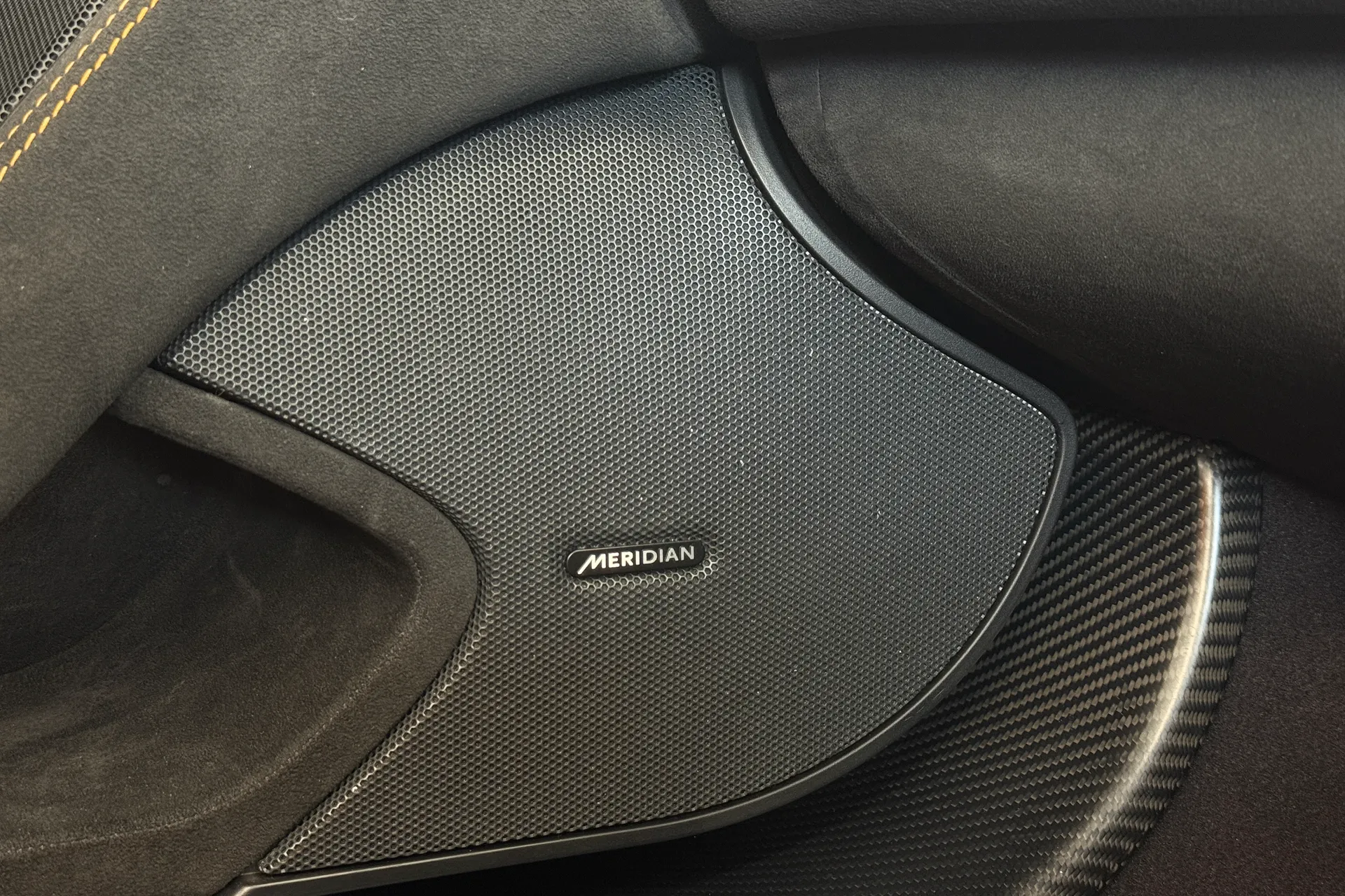 McLaren 675LT thumbnail image number 36