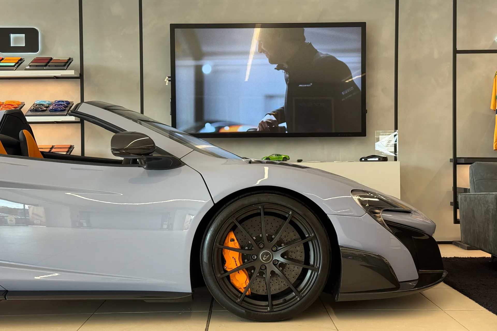 McLaren 675LT thumbnail image number 30