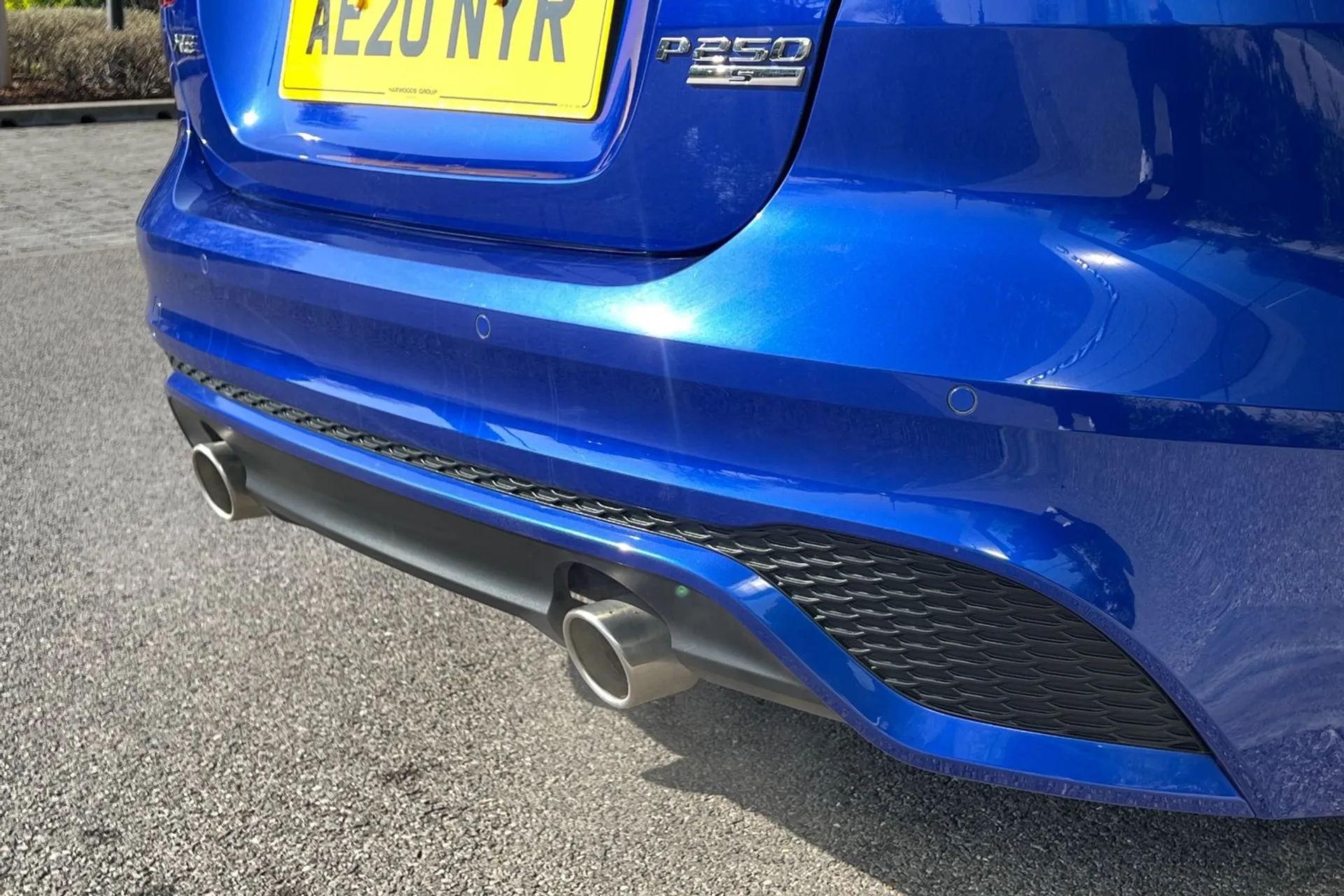 Jaguar XE thumbnail image number 19