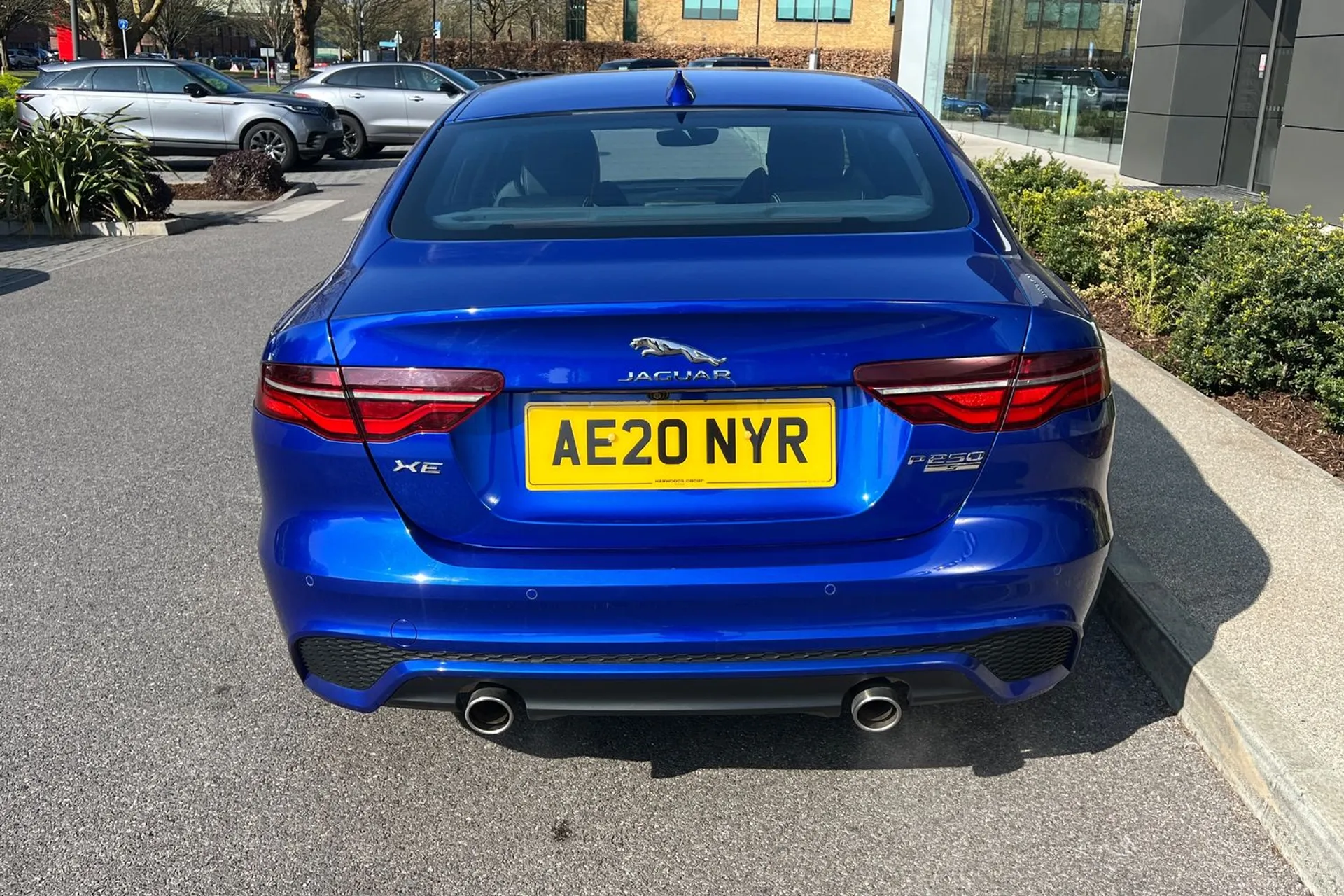 Jaguar XE thumbnail image number 10