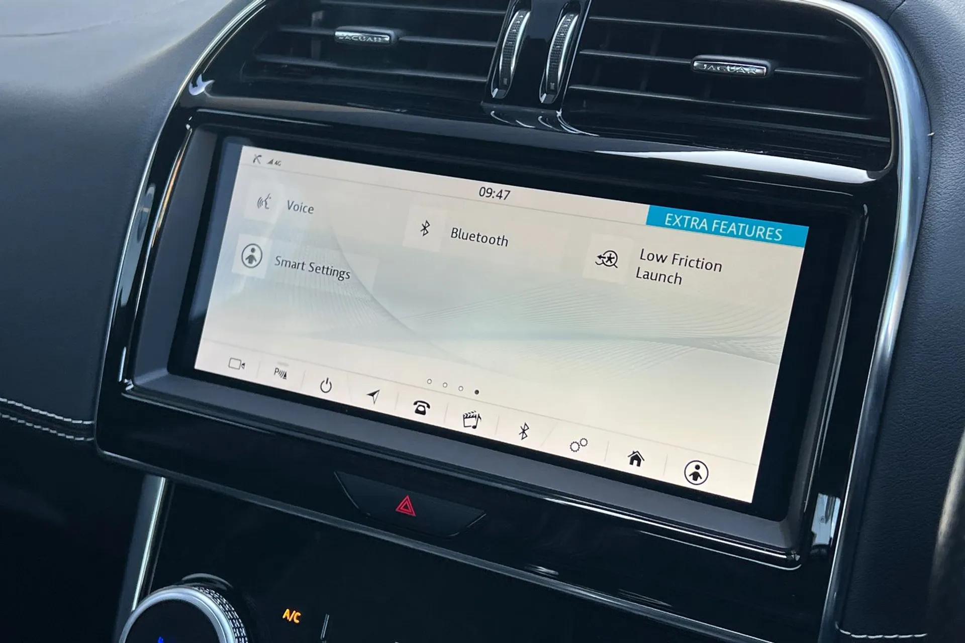 Jaguar XE thumbnail image number 50