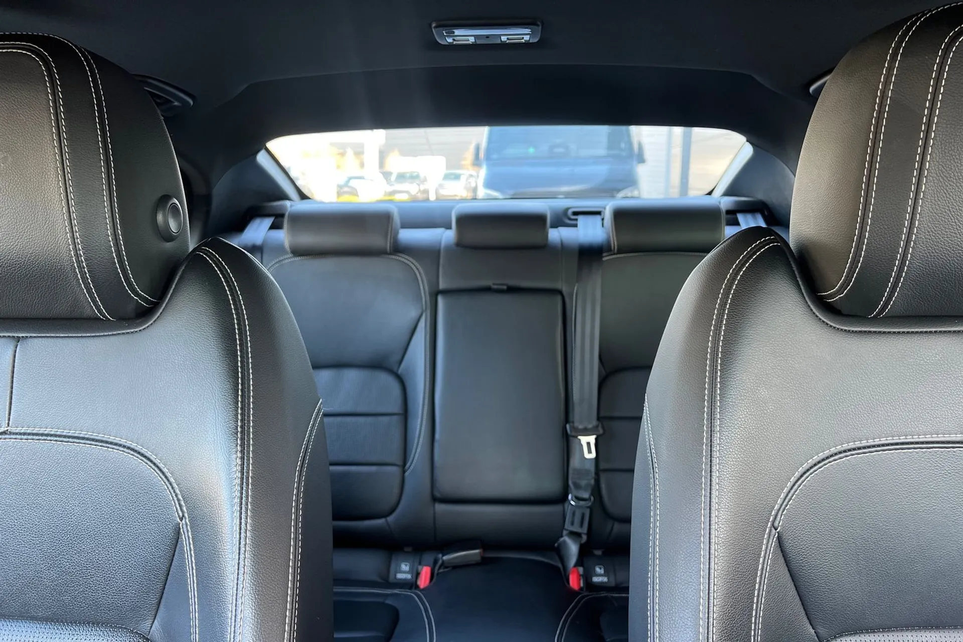 Jaguar XE thumbnail image number 35