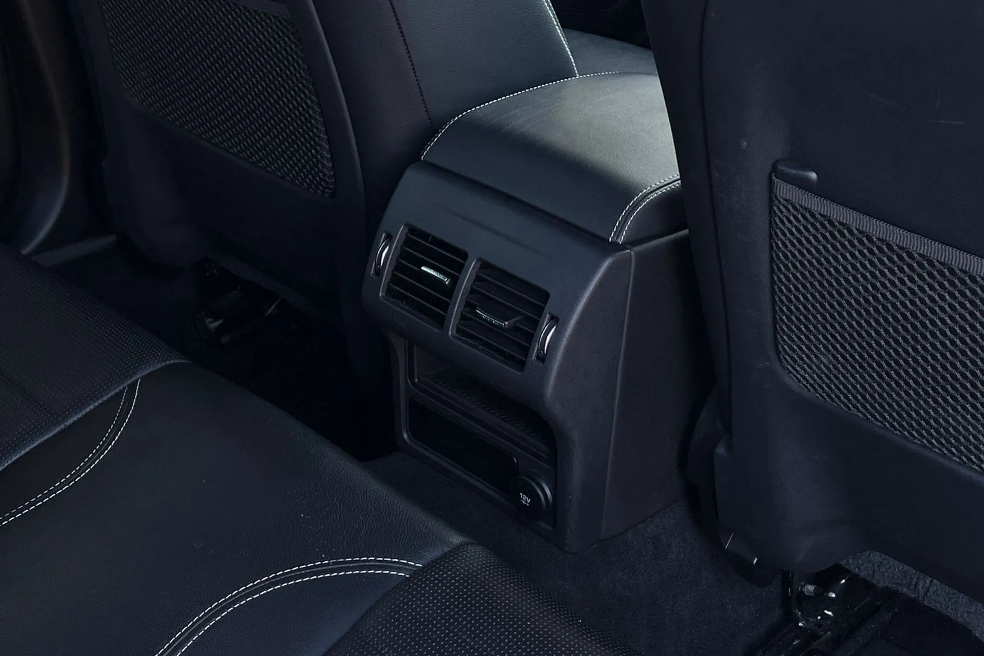Jaguar XE thumbnail image number 34