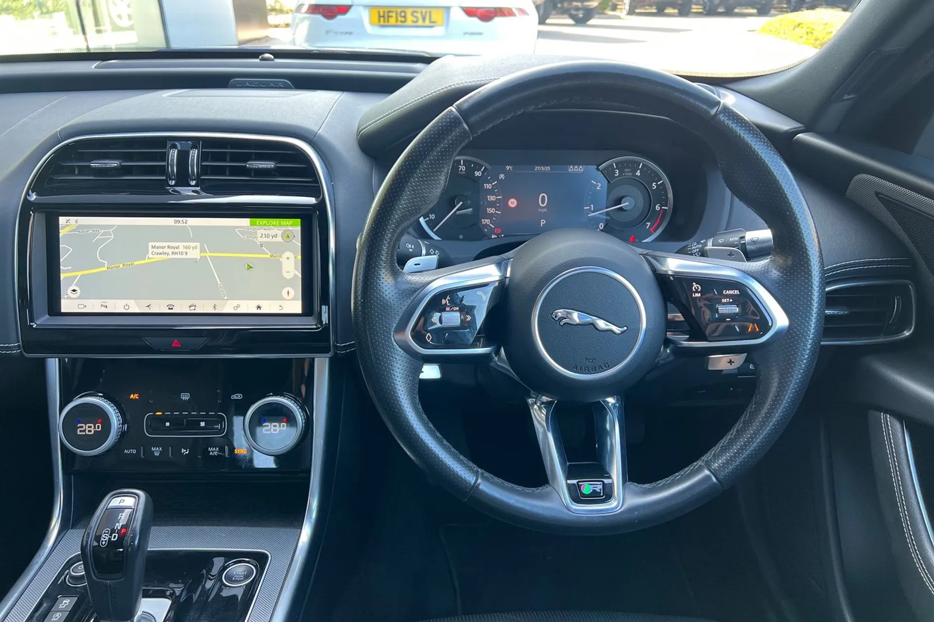 Jaguar XE thumbnail image number 25