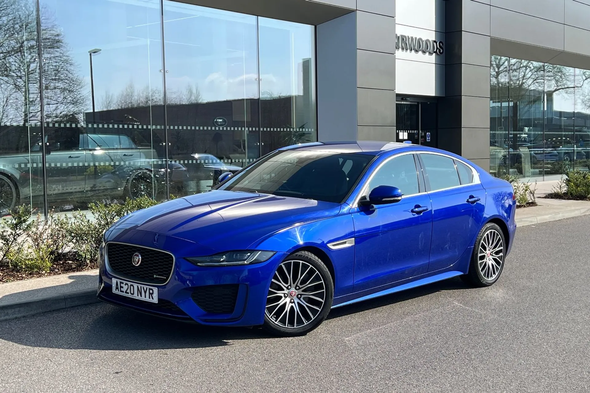 Jaguar XE thumbnail image number 13