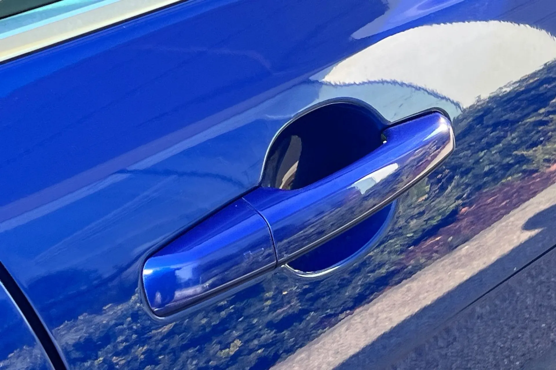 Jaguar XE thumbnail image number 18