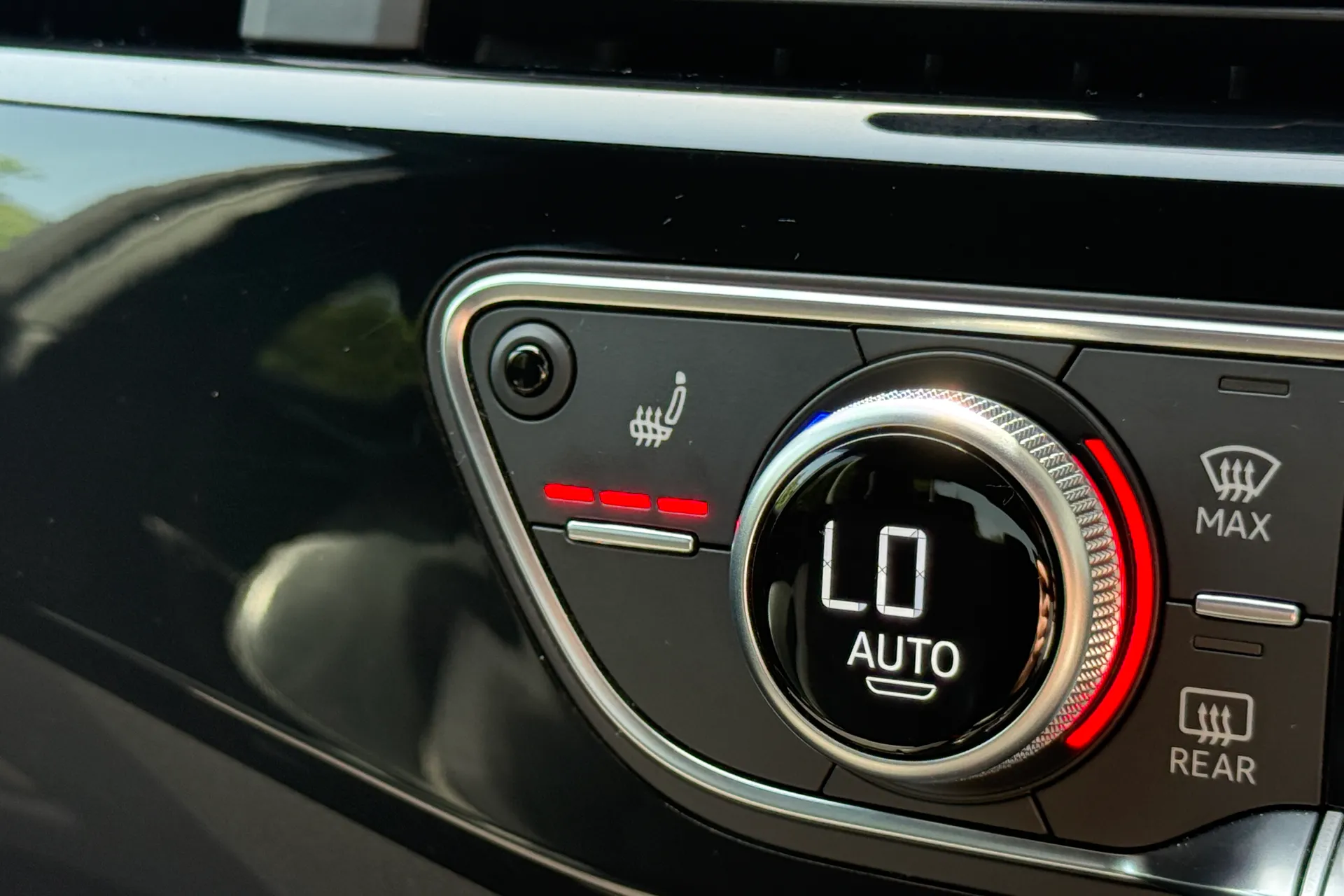 Audi A4 thumbnail image number 16