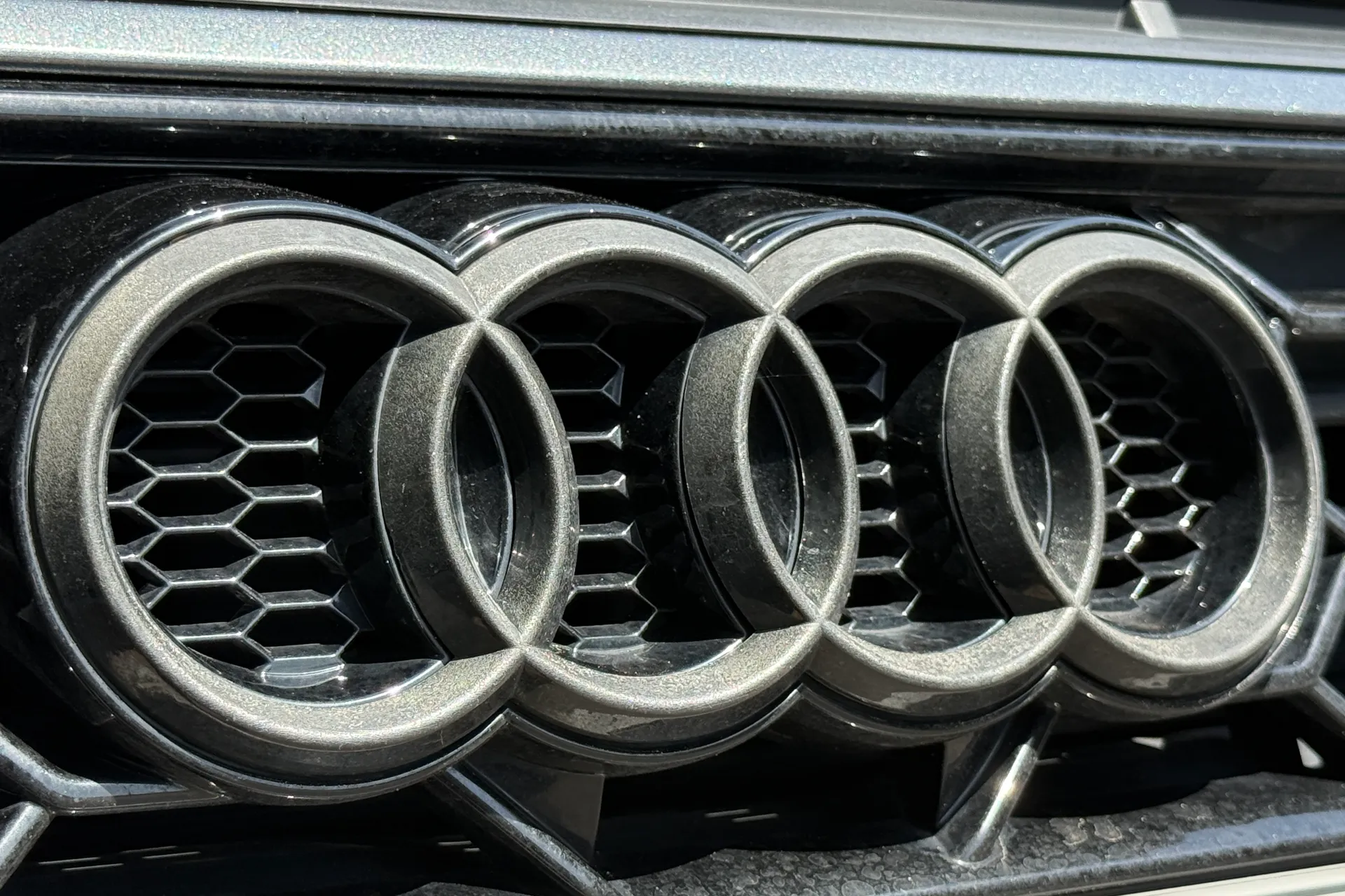 Audi A4 thumbnail image number 60