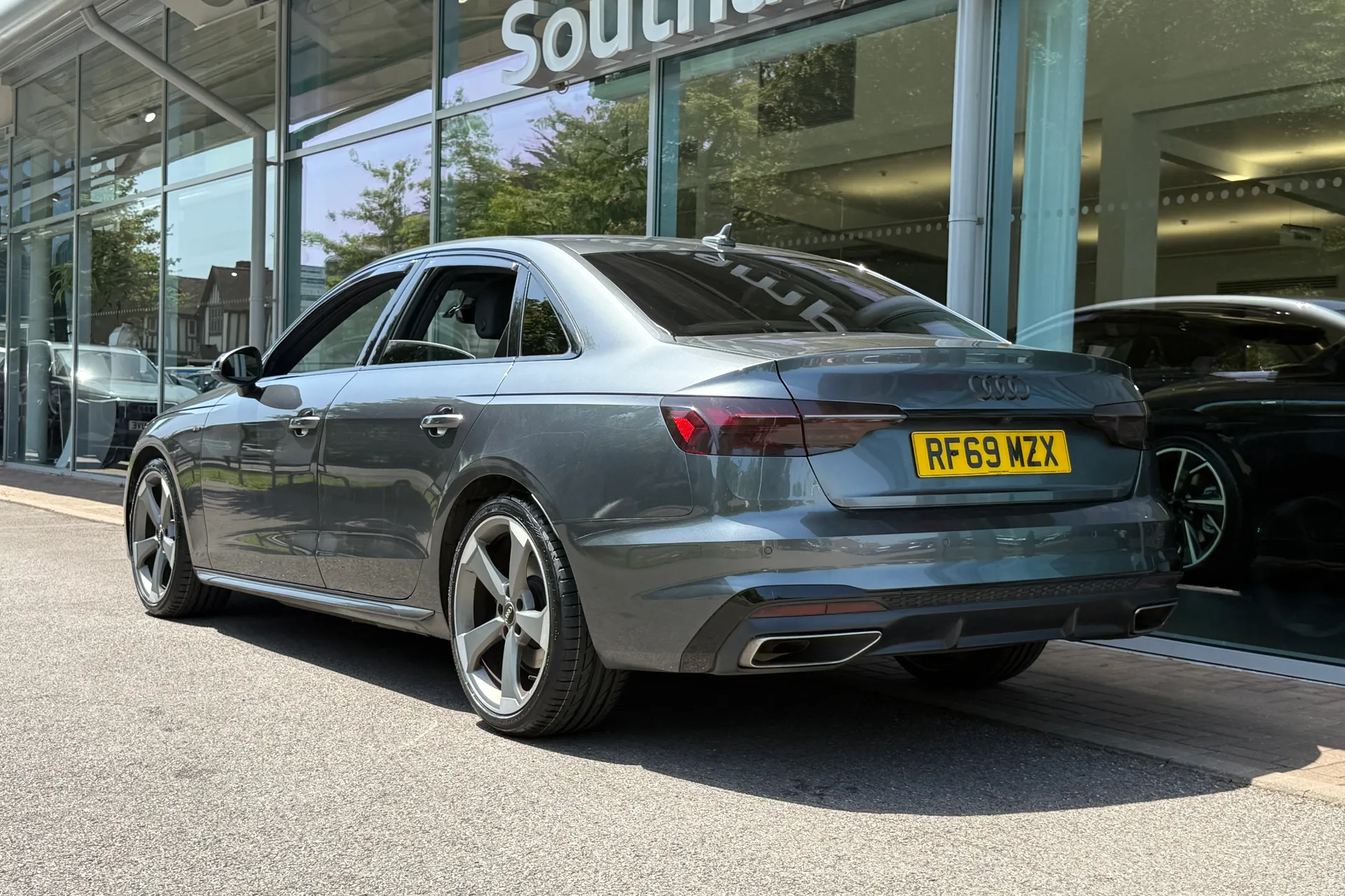 Audi A4 thumbnail image number 56