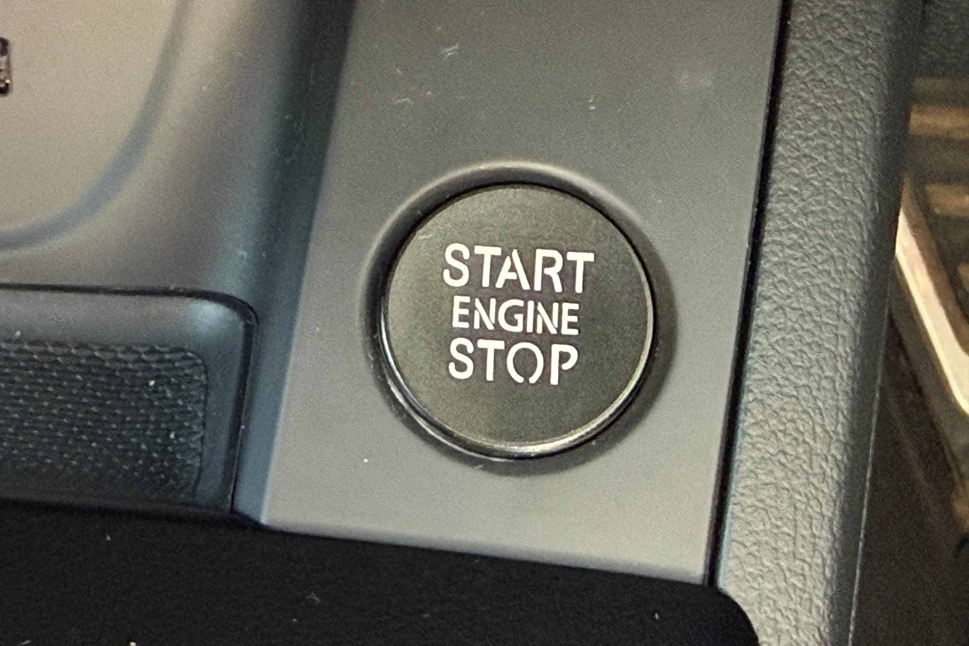 Audi A4 thumbnail image number 22