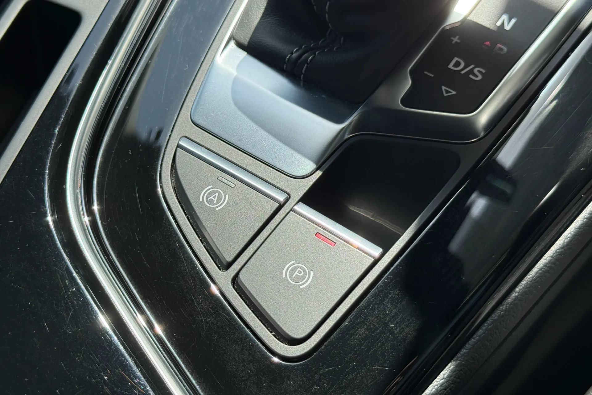 Audi A4 thumbnail image number 27