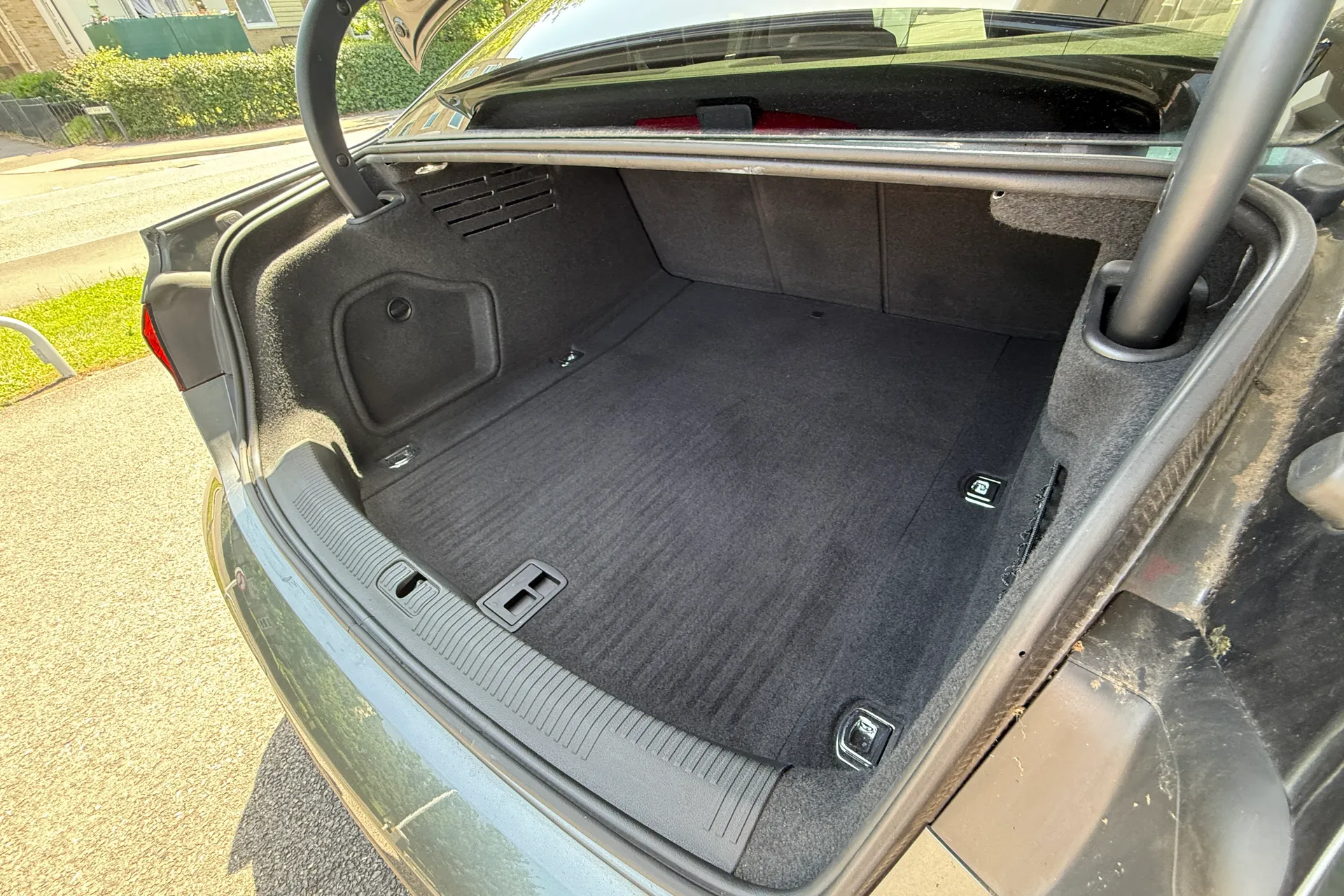 Audi A4 thumbnail image number 52