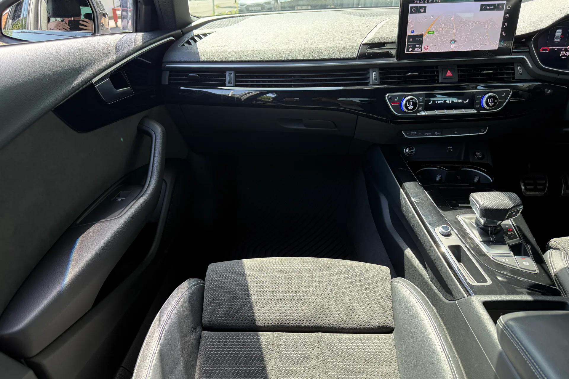 Audi A4 thumbnail image number 48