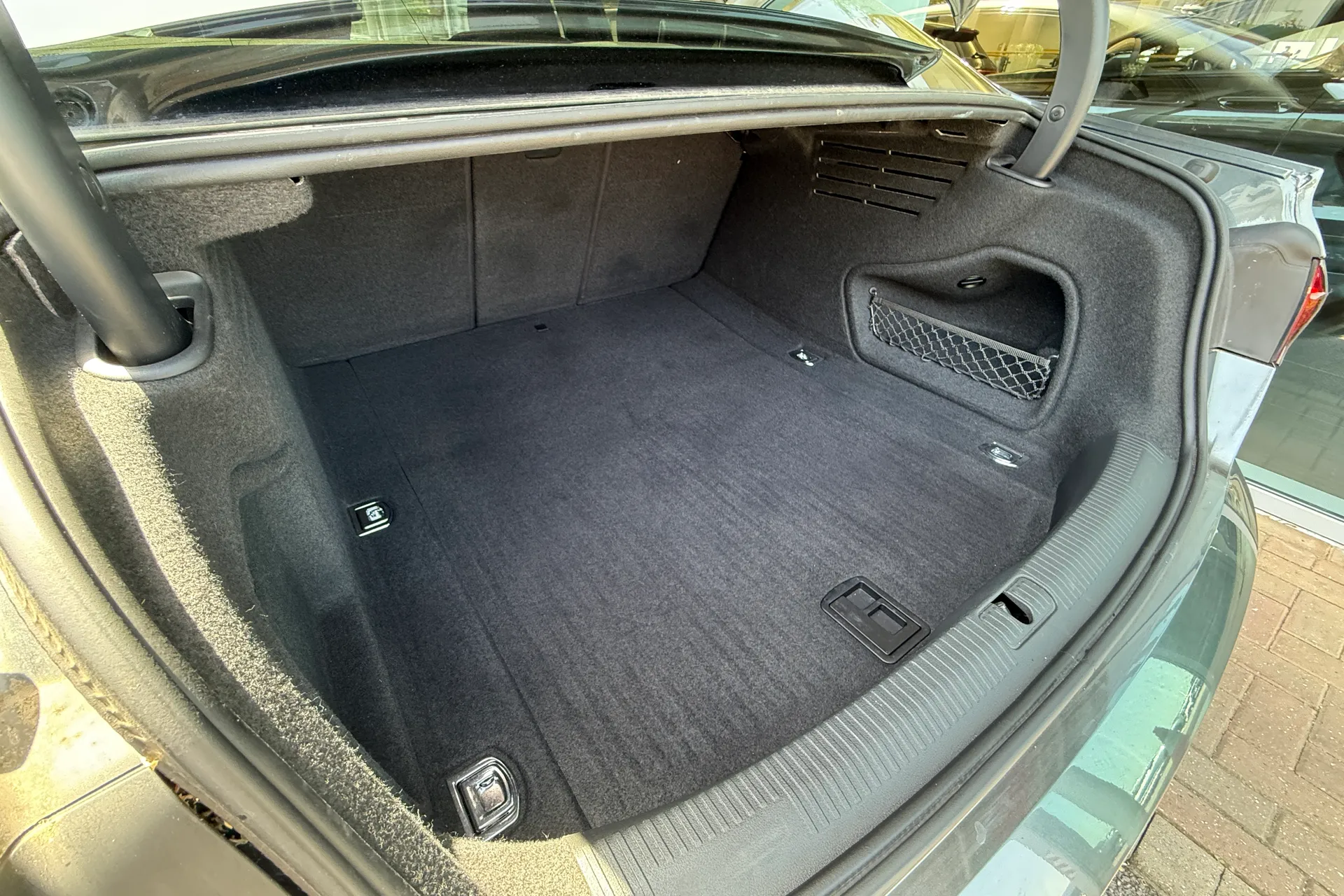 Audi A4 thumbnail image number 51
