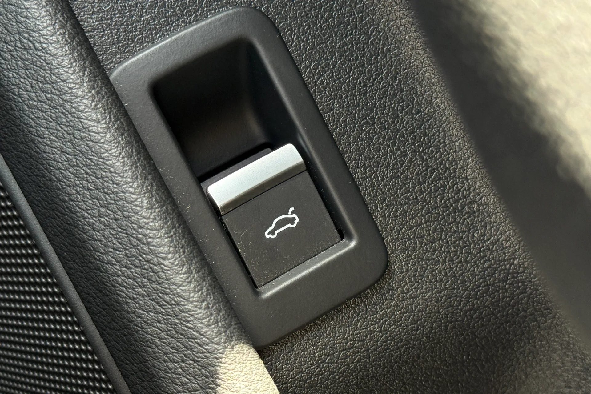Audi A4 thumbnail image number 41