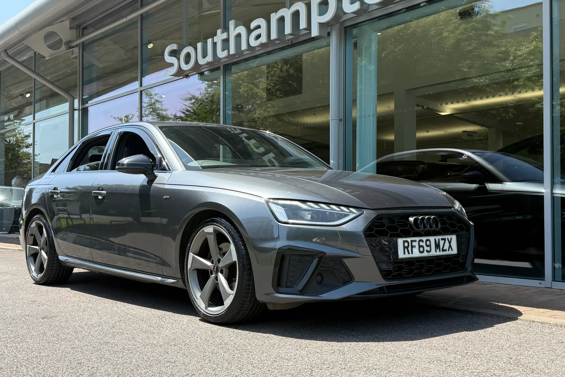 Audi A4 thumbnail image number 63