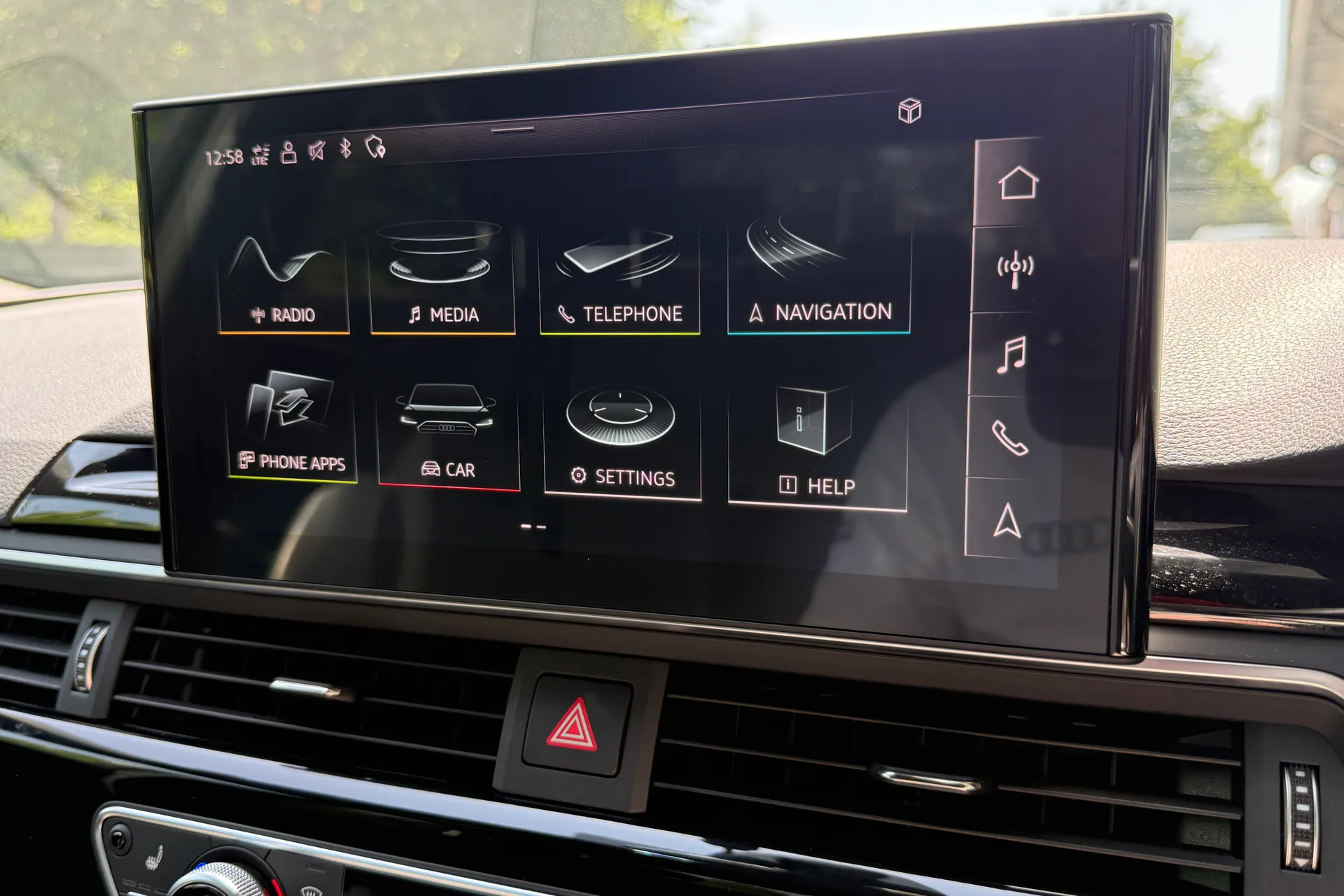 Audi A4 thumbnail image number 14
